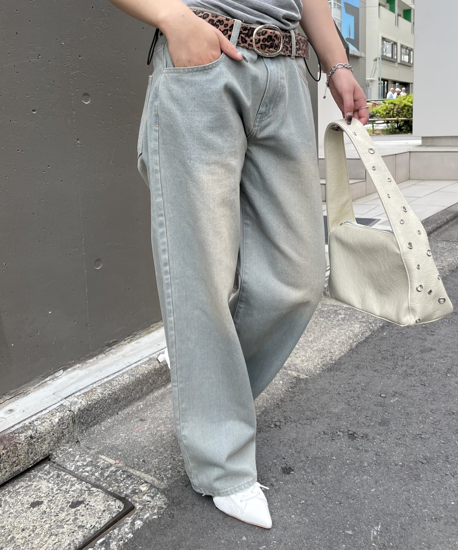 OUTLET(アウトレット) 【WHO'S WHO gallery】PFベルト付きストレートデニム