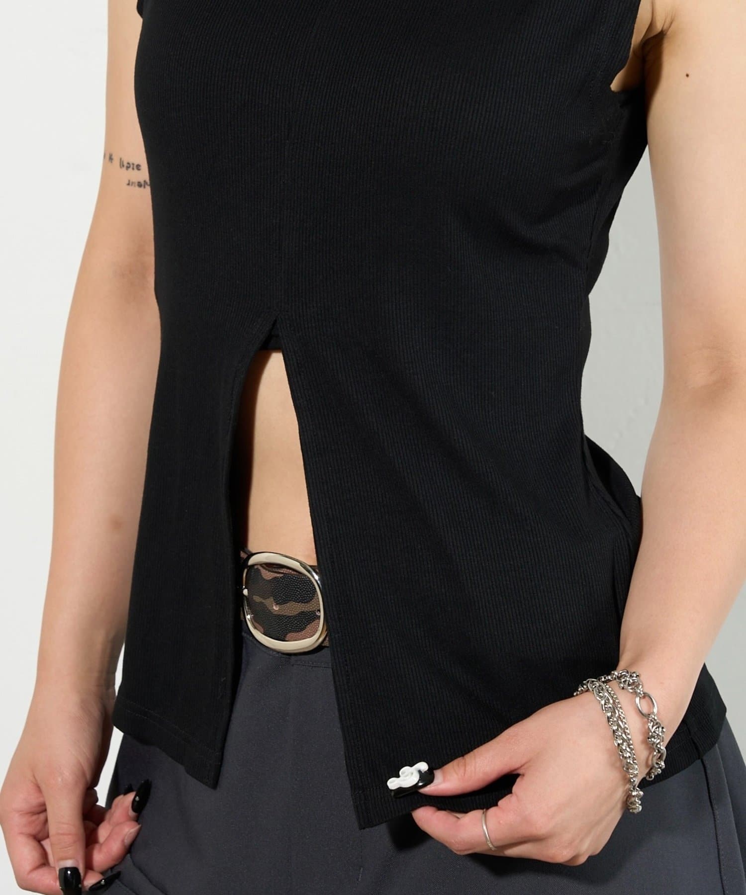 OUTLET(アウトレット) 【WHO'S WHO gallery】スリットリブノースリーブ