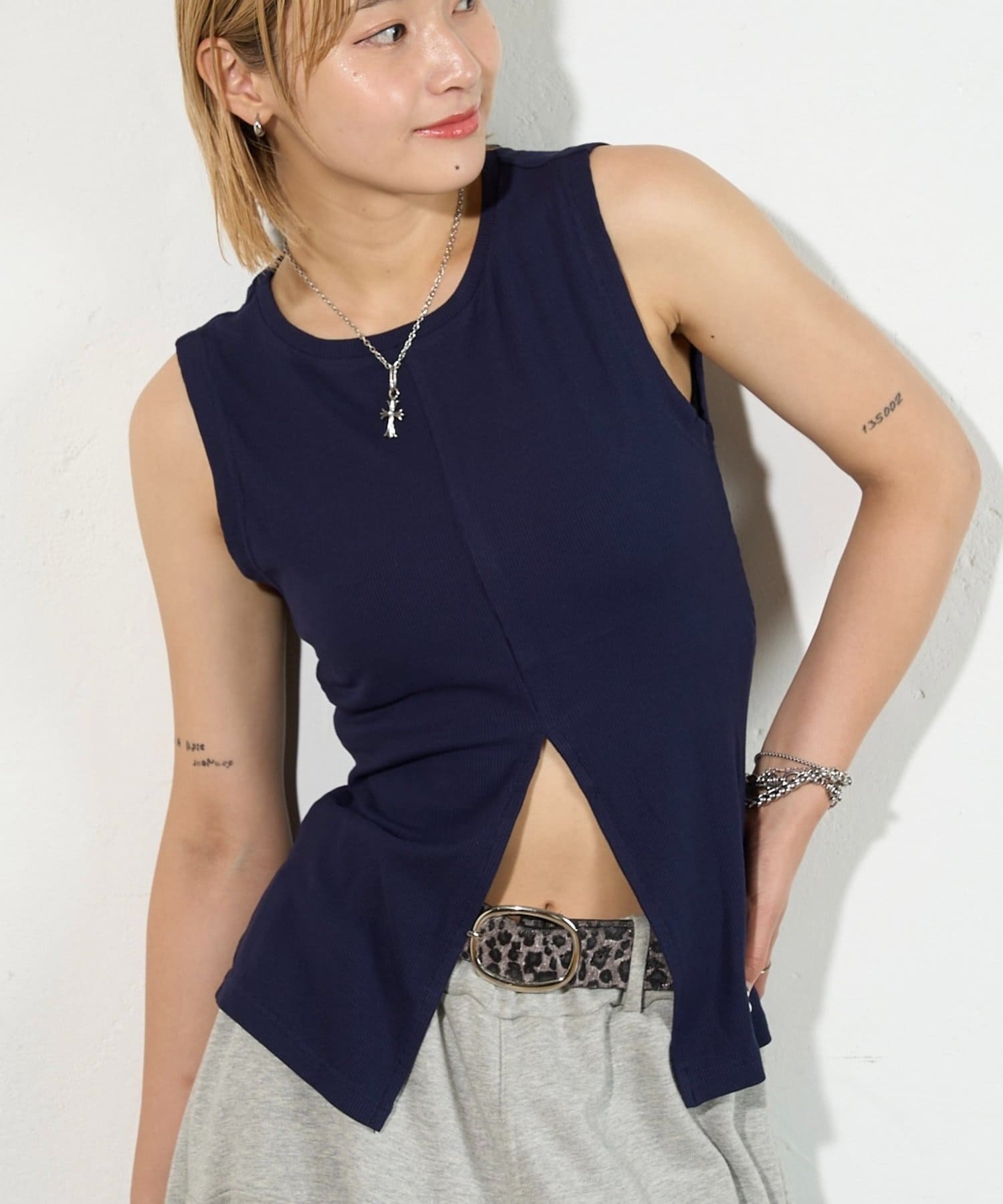 OUTLET(アウトレット) 【WHO'S WHO gallery】スリットリブノースリーブ