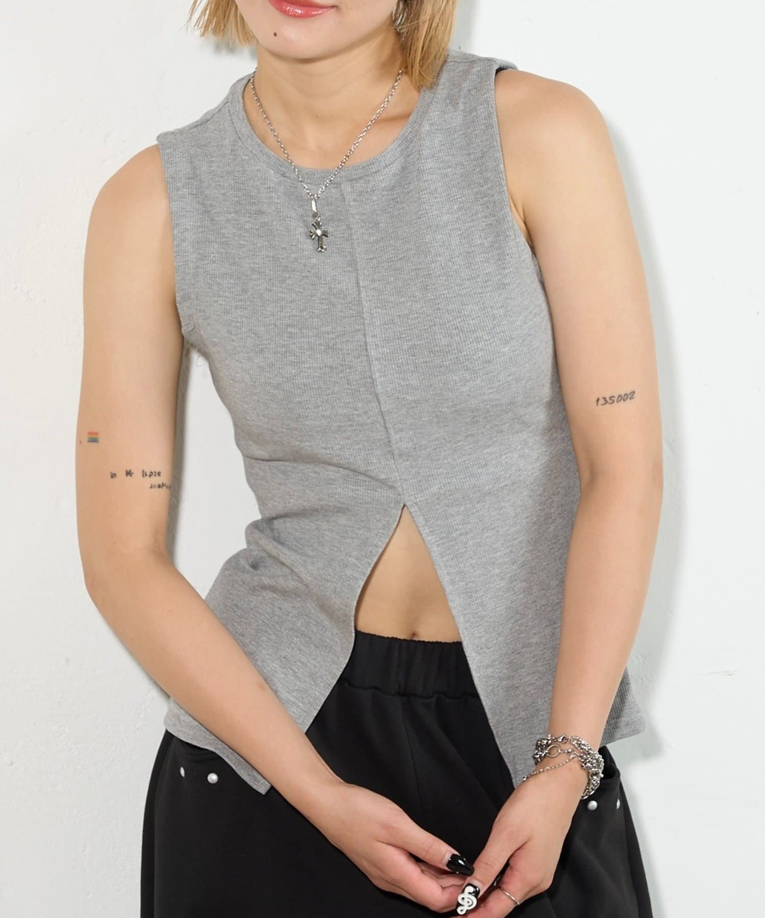 OUTLET(アウトレット) 【WHO'S WHO gallery】スリットリブノースリーブ