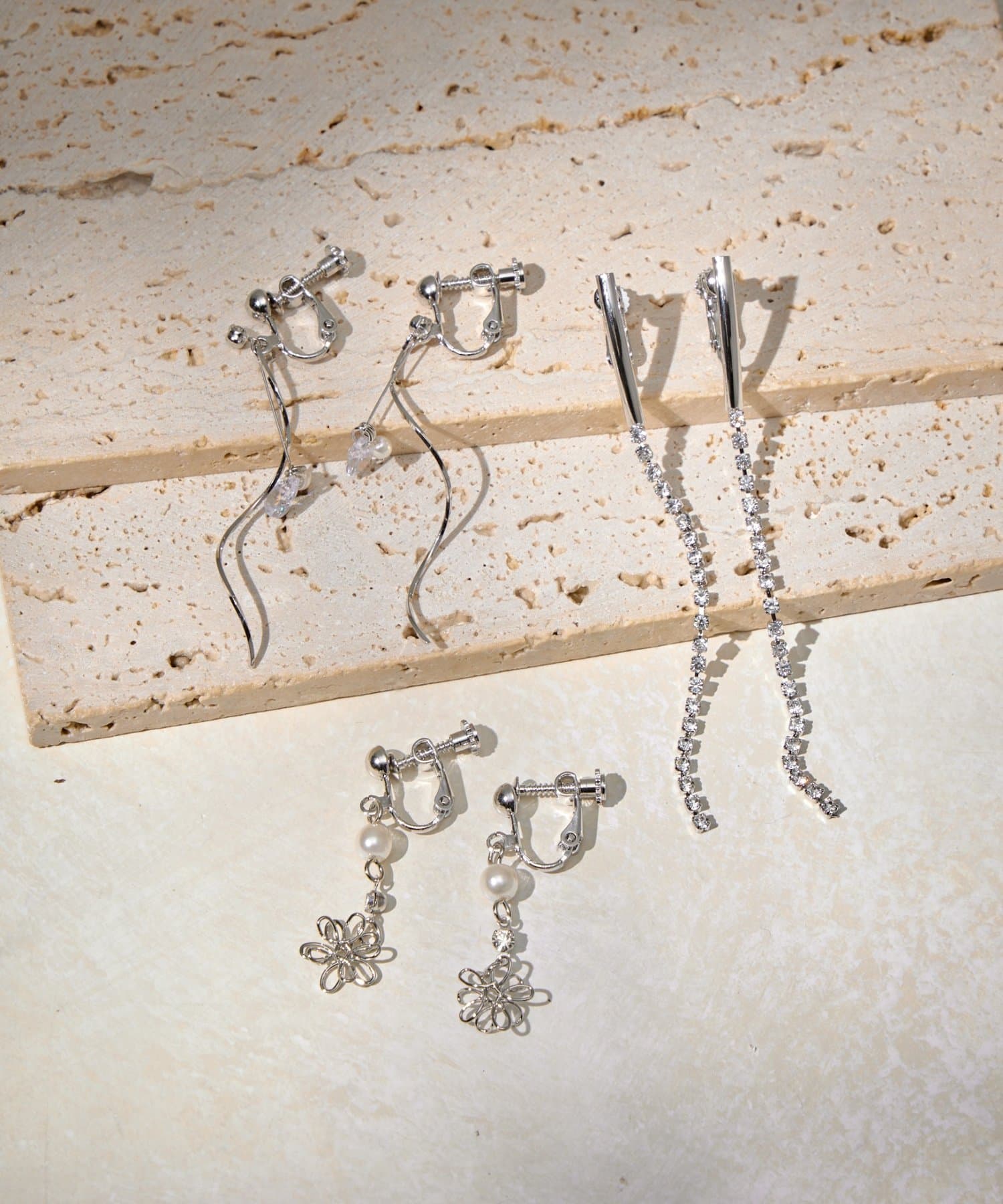 Lattice(ラティス) ラインストーンイヤリング