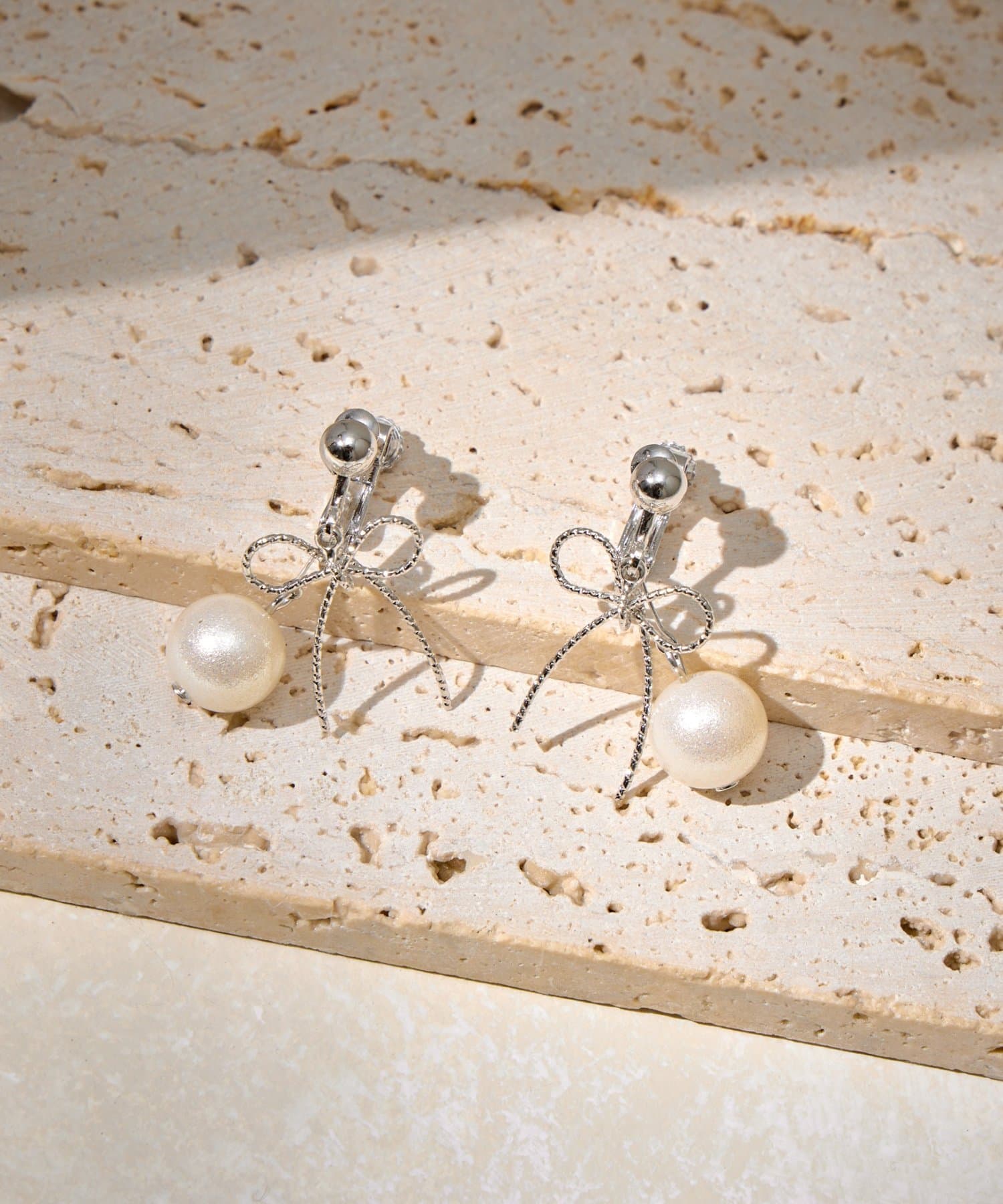 Lattice(ラティス) リボンパールイヤリング