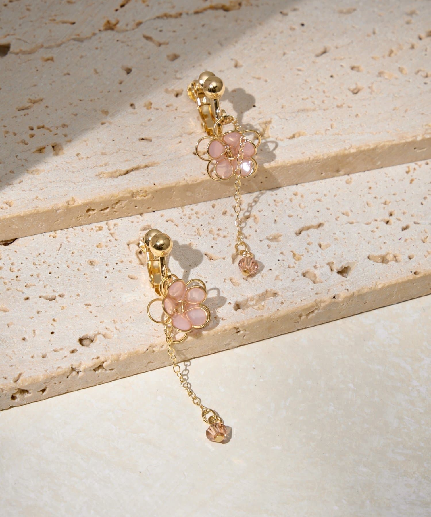 Lattice(ラティス) 華奢フラワーイヤリング