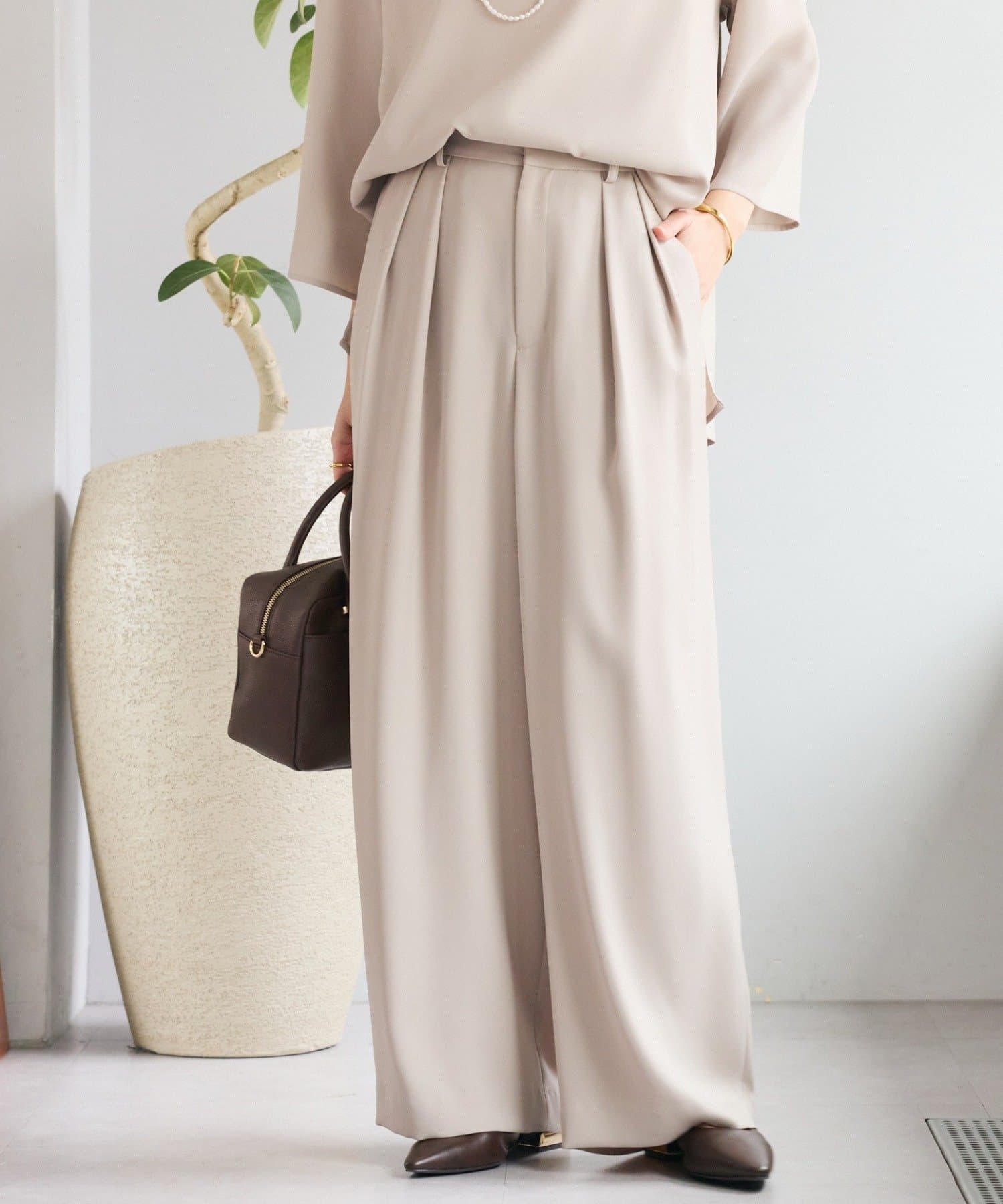 RIVE DROITE(リヴドロワ) 予約【オケージョンや通勤に】ダブルサテンタックパンツ/2月上旬お届け予定