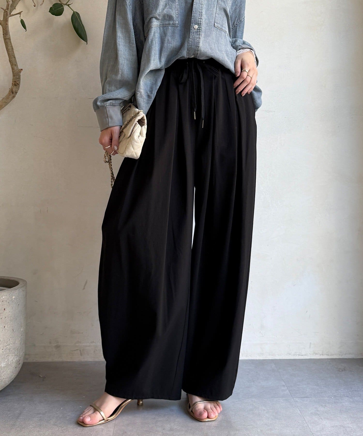 DOUDOU(ドゥドゥ) ナイロンストレッチタックギャザーパンツ