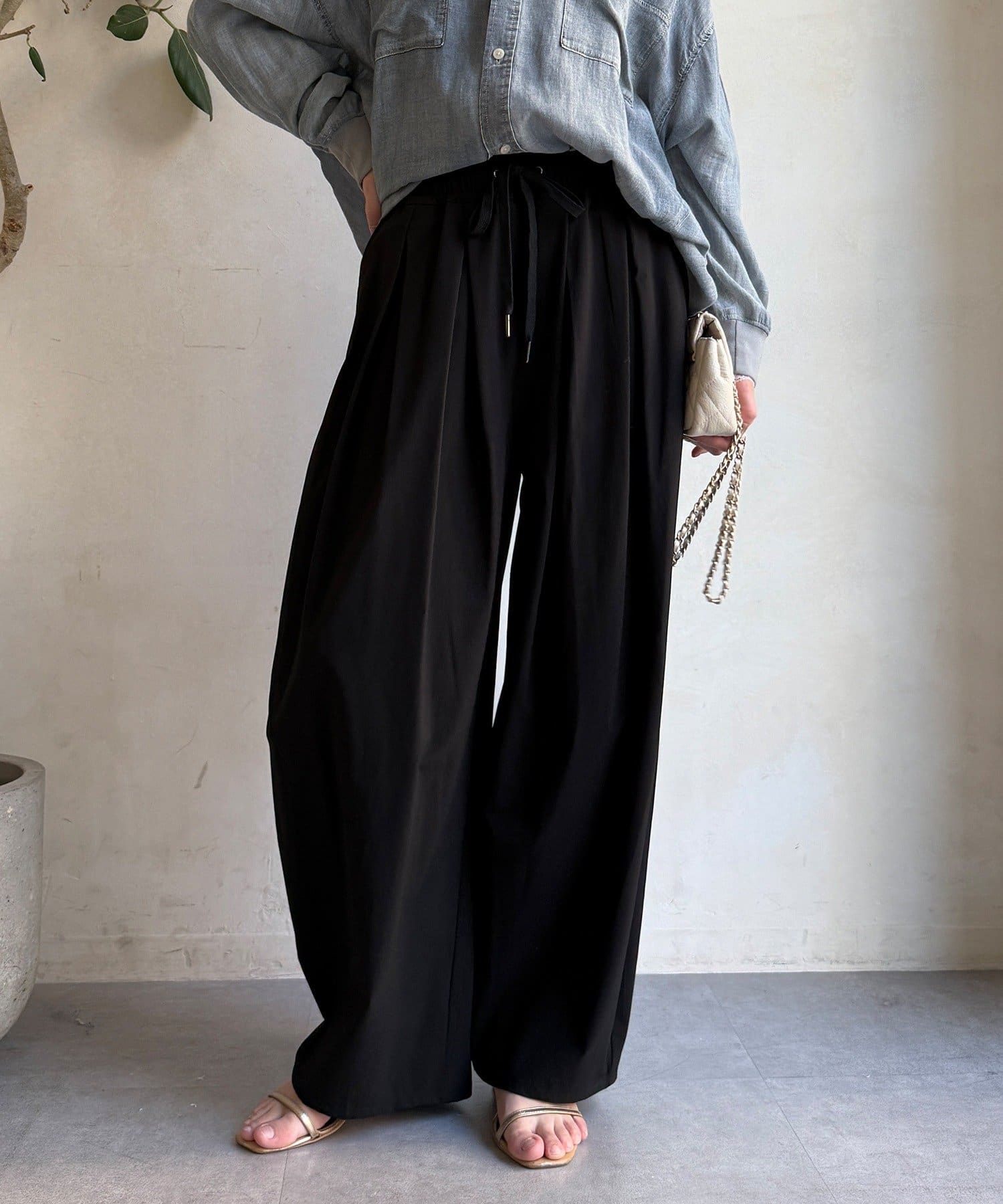 DOUDOU(ドゥドゥ) ナイロンストレッチタックギャザーパンツ