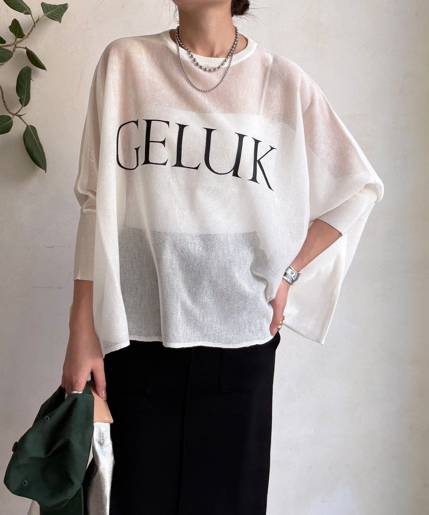 DOUDOU(ドゥドゥ) シアー天竺ロゴポンチョニット