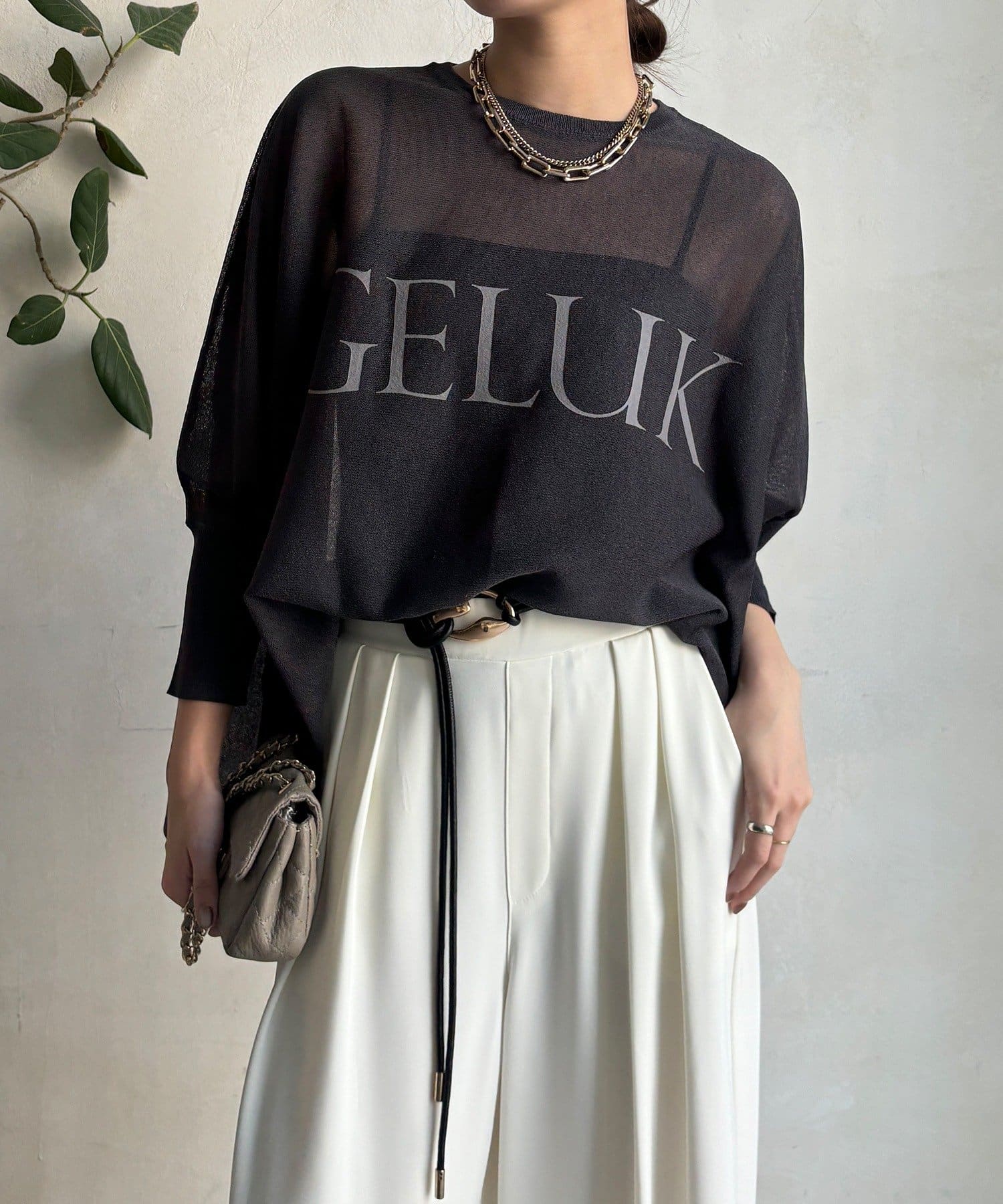 DOUDOU(ドゥドゥ) シアー天竺ロゴポンチョニット