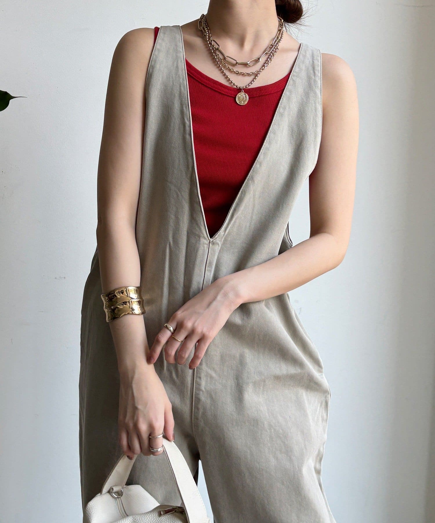 DOUDOU(ドゥドゥ) 【WEB限定】深Vサロペット