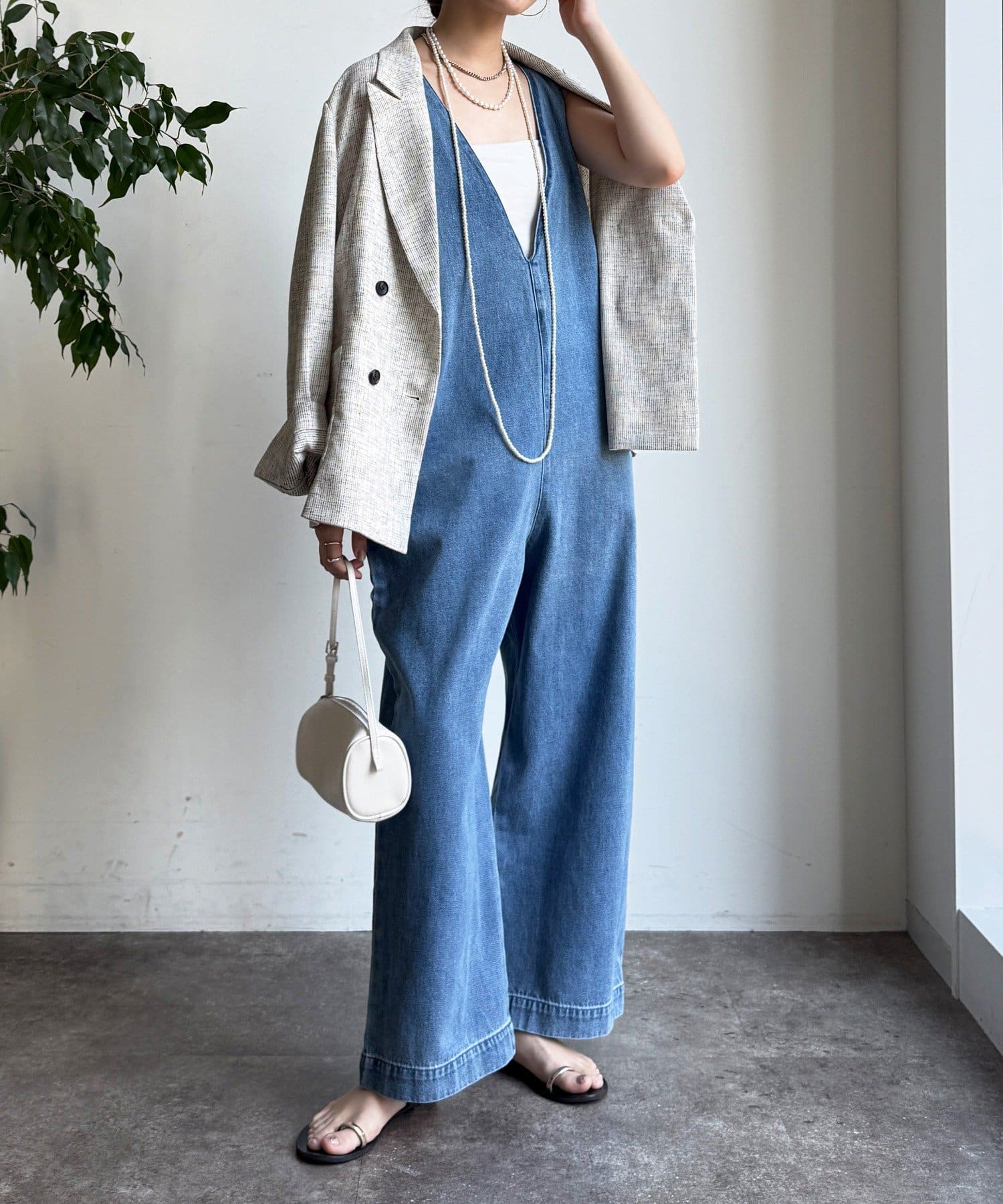 DOUDOU(ドゥドゥ) 【WEB限定】深Vサロペット