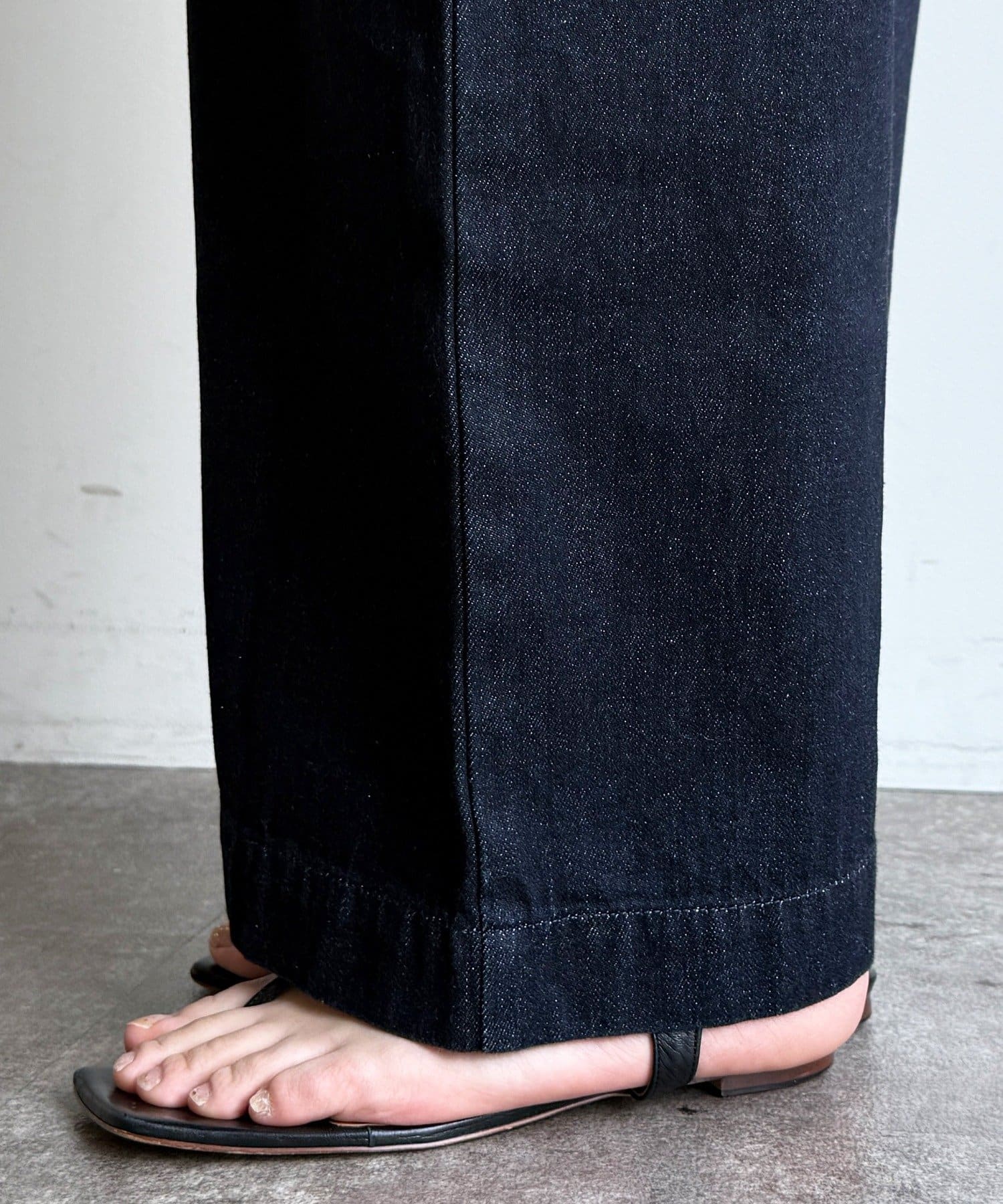 DOUDOU(ドゥドゥ) 【WEB限定】深Vサロペット