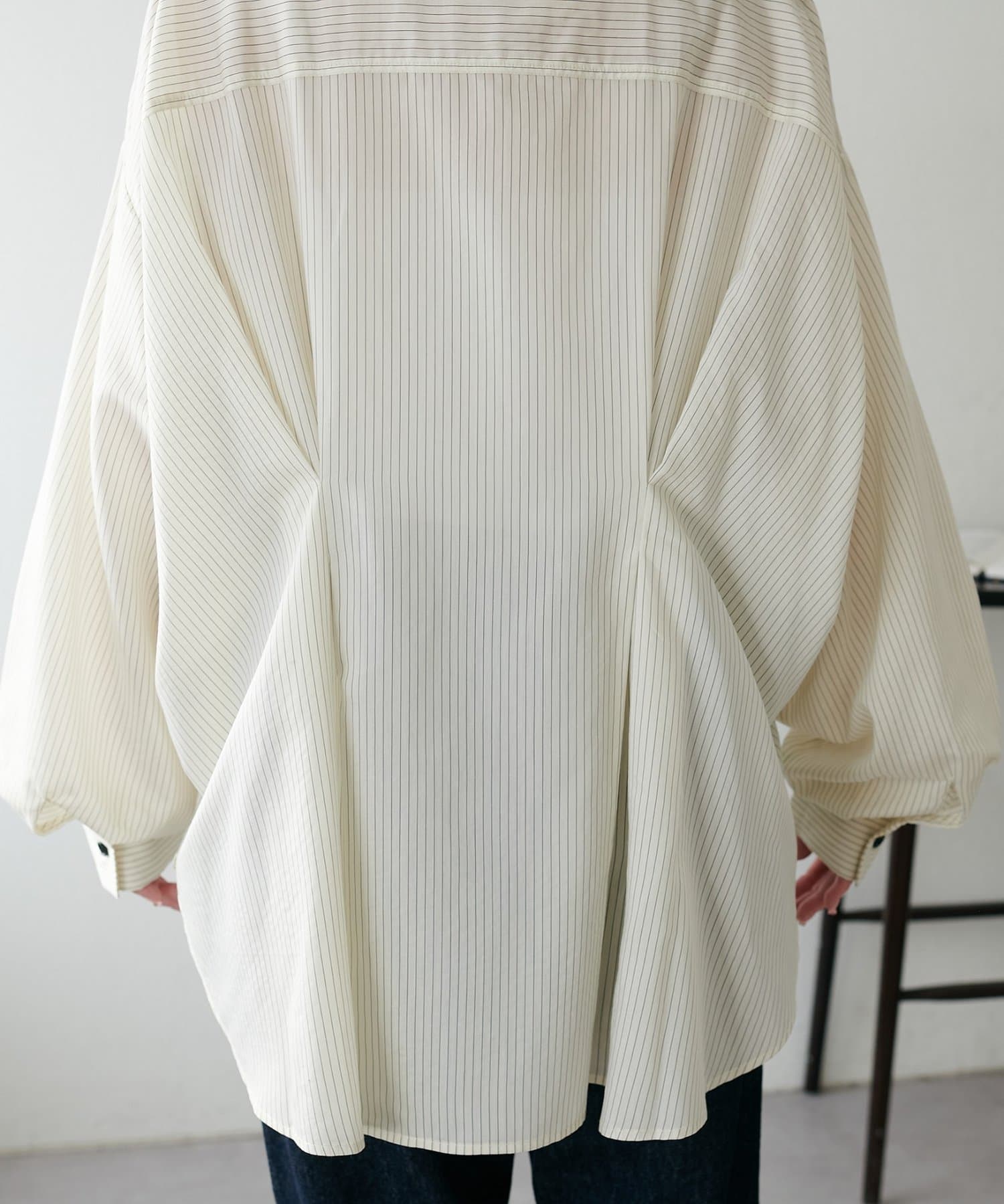 DISCOAT(ディスコート) 【新色追加！/WEB限定】タックデザインオーバーシャツ