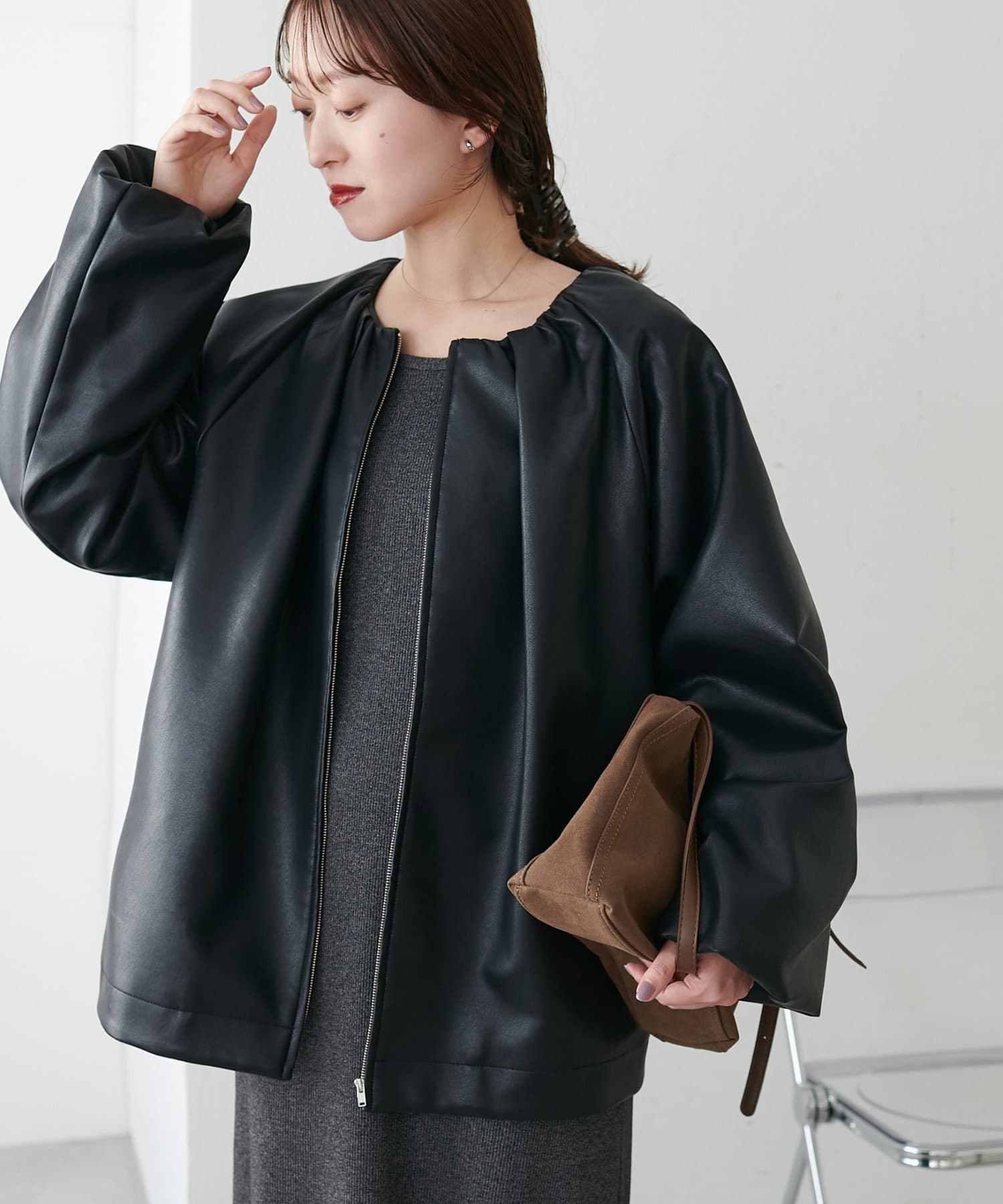 DISCOAT(ディスコート) 【Noka】ノーカラーギャザーレザーブルゾン