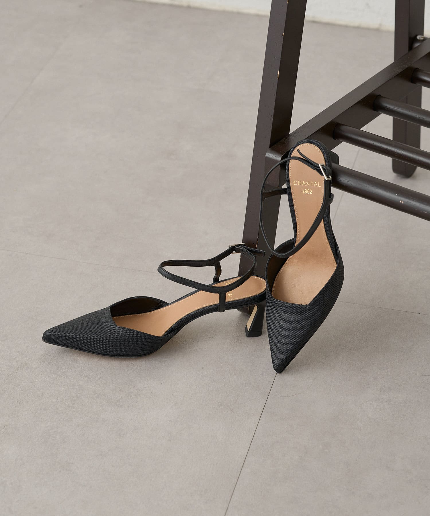 OUTLET(アウトレット) 【Loungedress】ラフィアポインテッドサンダル