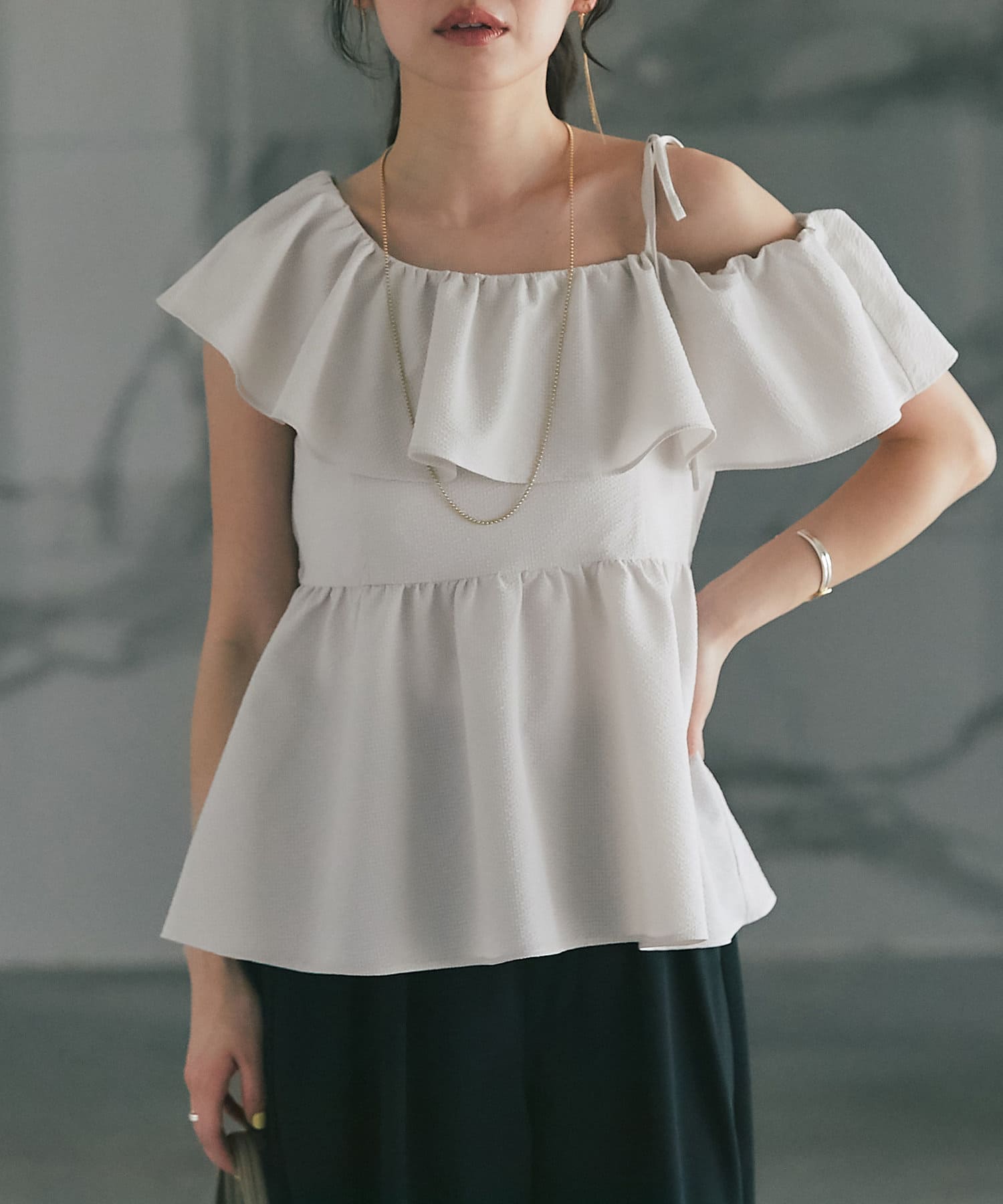 OUTLET(アウトレット) 【La boutique BonBon】アシメラッフルキャミブラウス