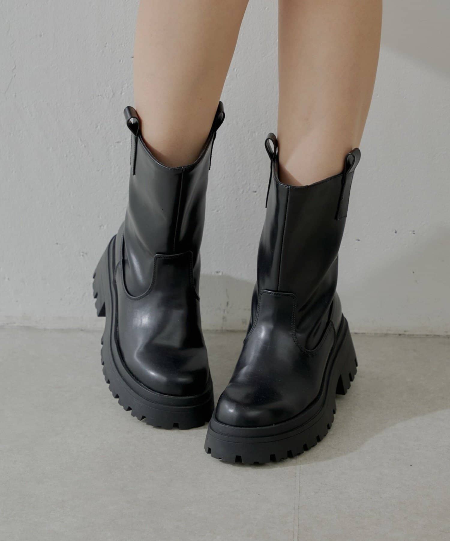 OUTLET(アウトレット) 【Chico】サイドストラップ厚底ショートブーツ