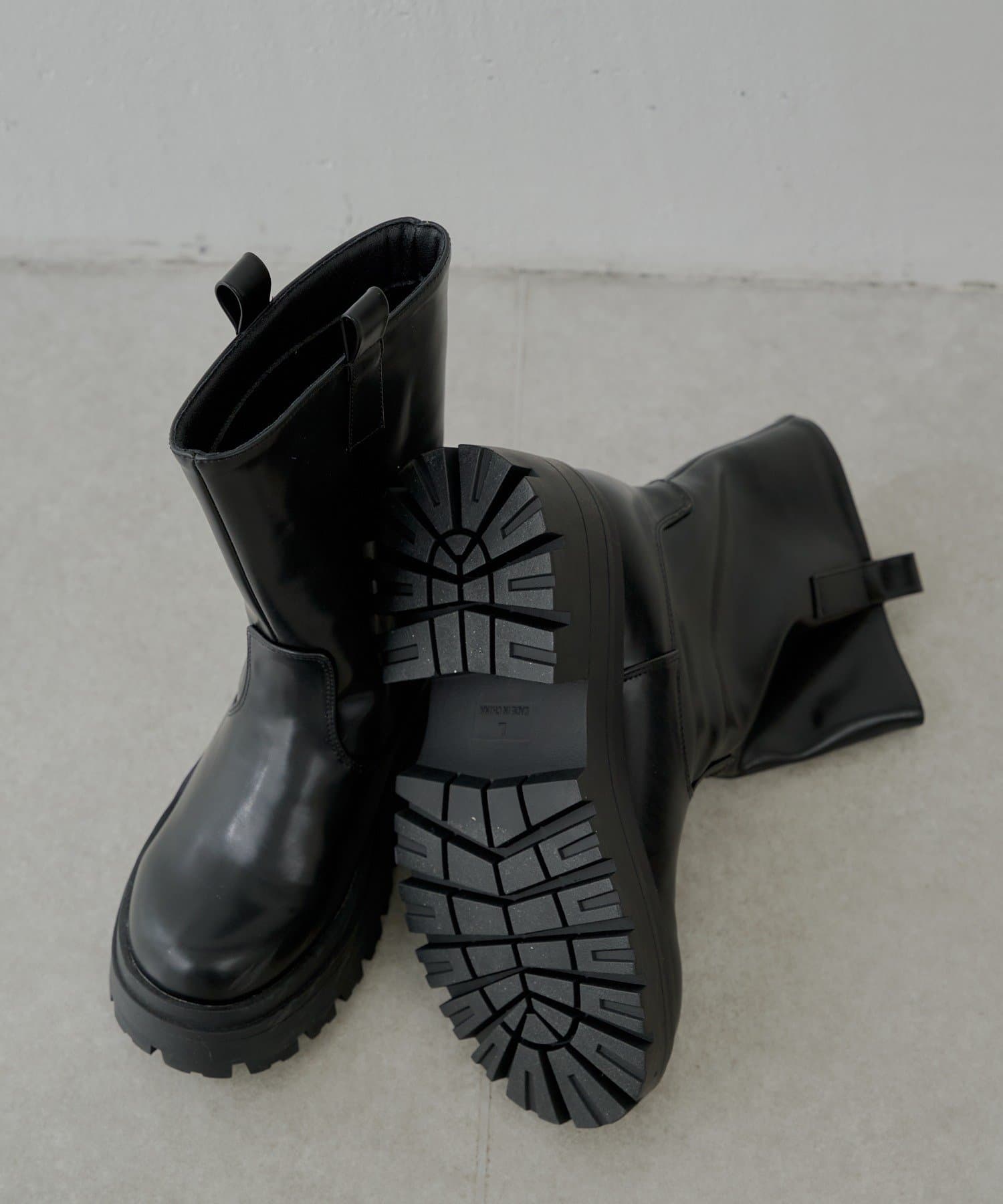 OUTLET(アウトレット) 【Chico】サイドストラップ厚底ショートブーツ