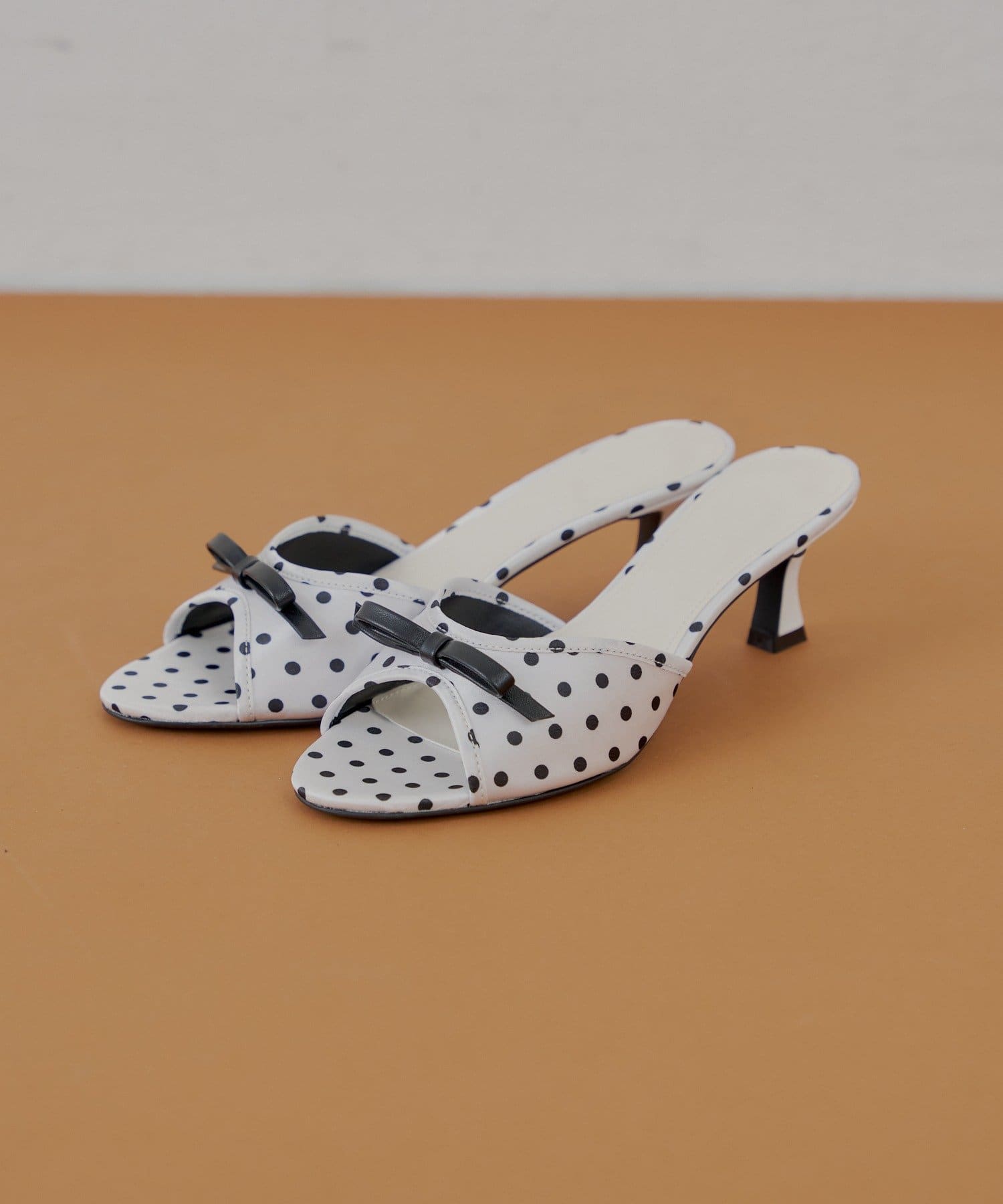 OUTLET(アウトレット) 【Chico】ドット柄リボンサテンヒールサンダル