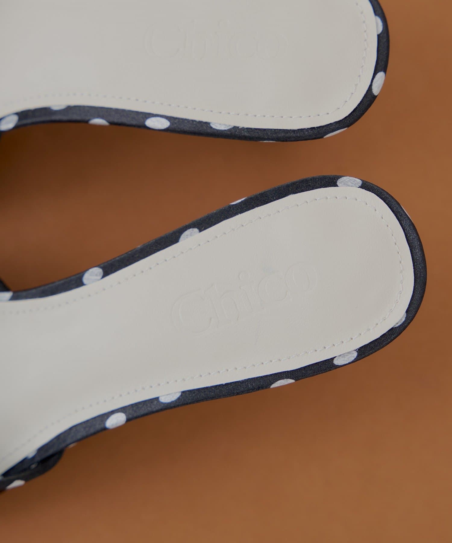 OUTLET(アウトレット) 【Chico】ドット柄リボンサテンヒールサンダル