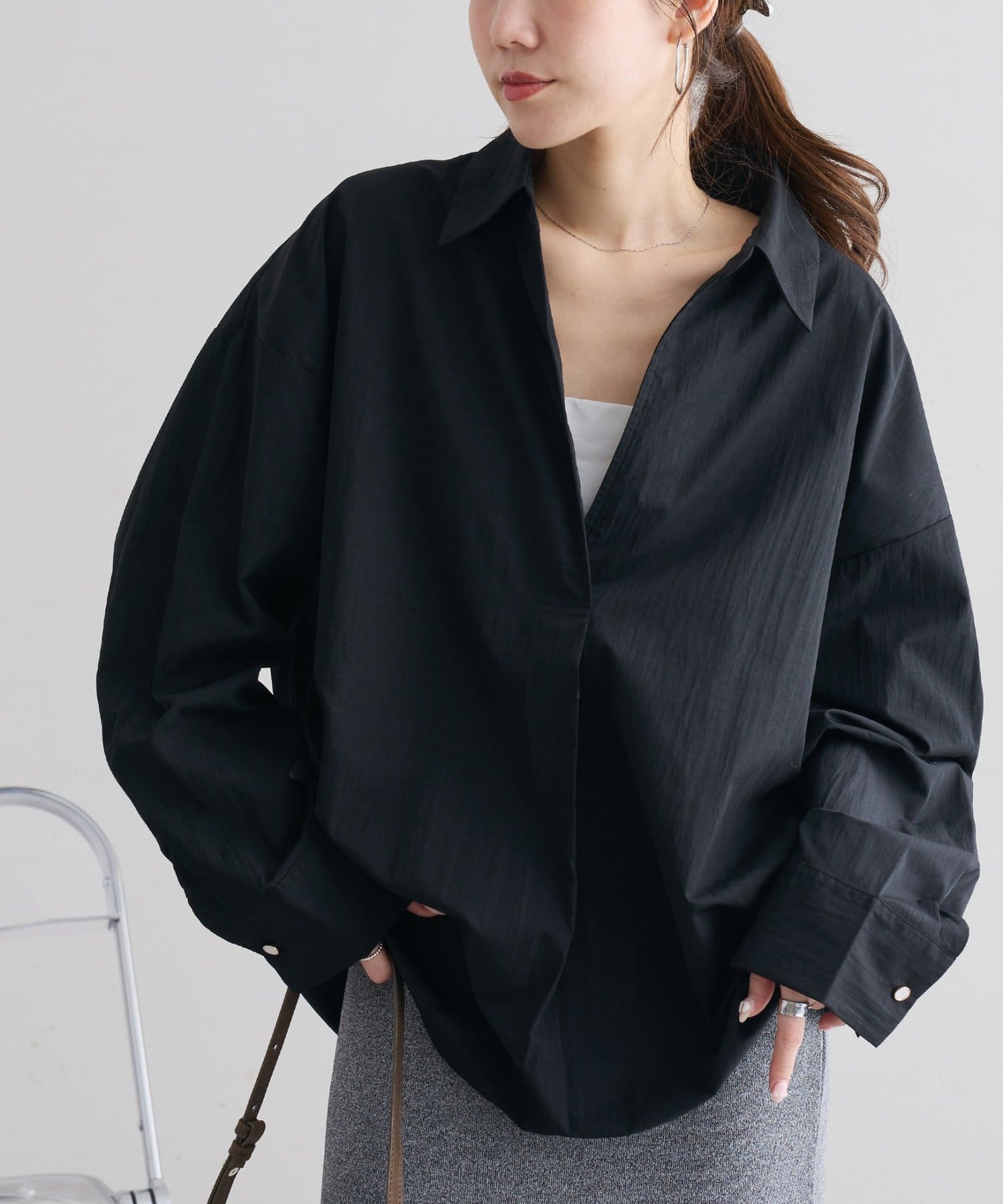 DISCOAT(ディスコート) 【Noka】衿付スキッパーブラウス