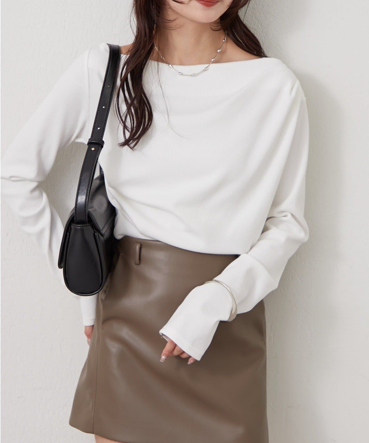 mystic(ミスティック) チャーム付きオフショルリブロングTシャツ