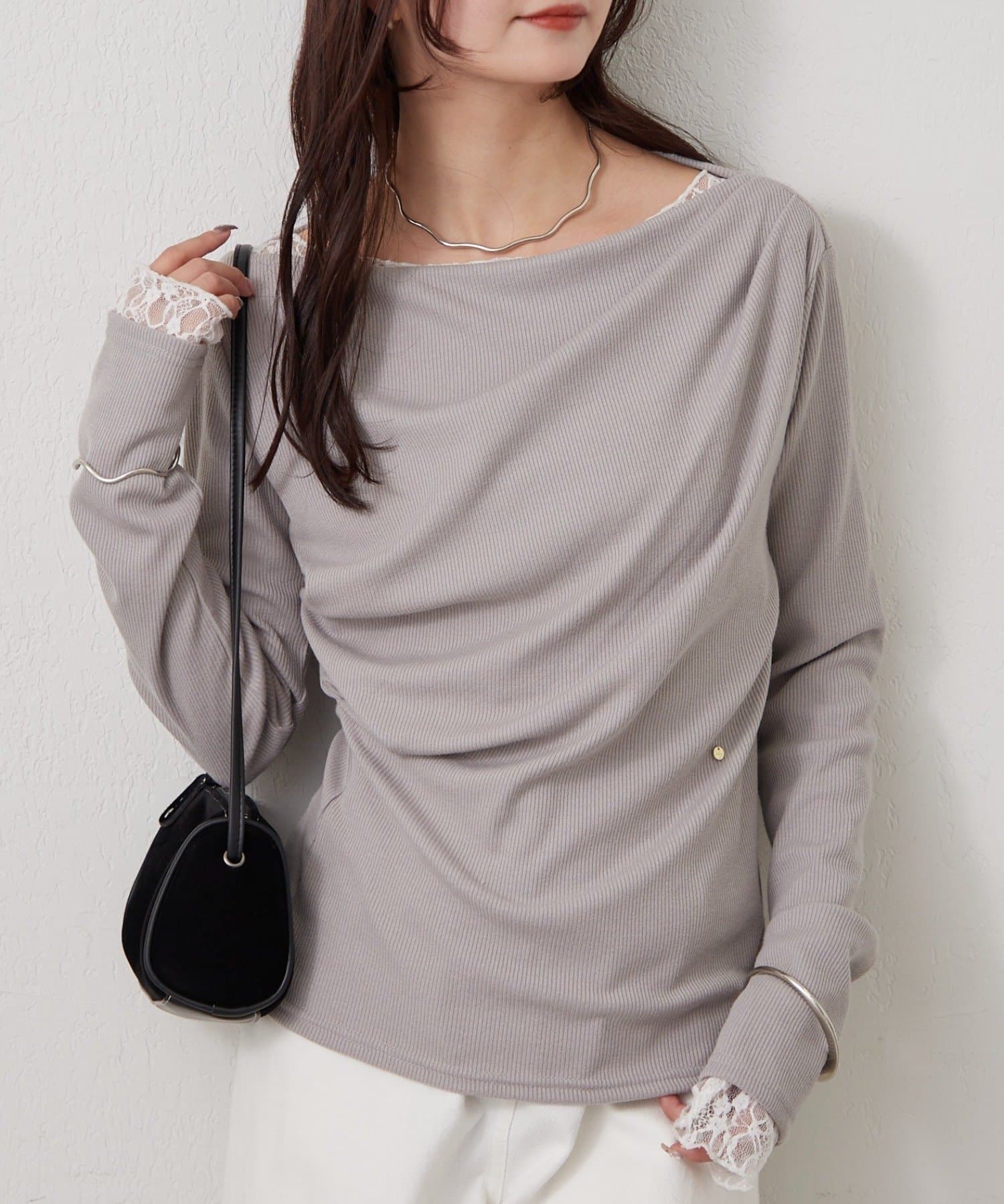 mystic(ミスティック) チャーム付きオフショルリブロングTシャツ