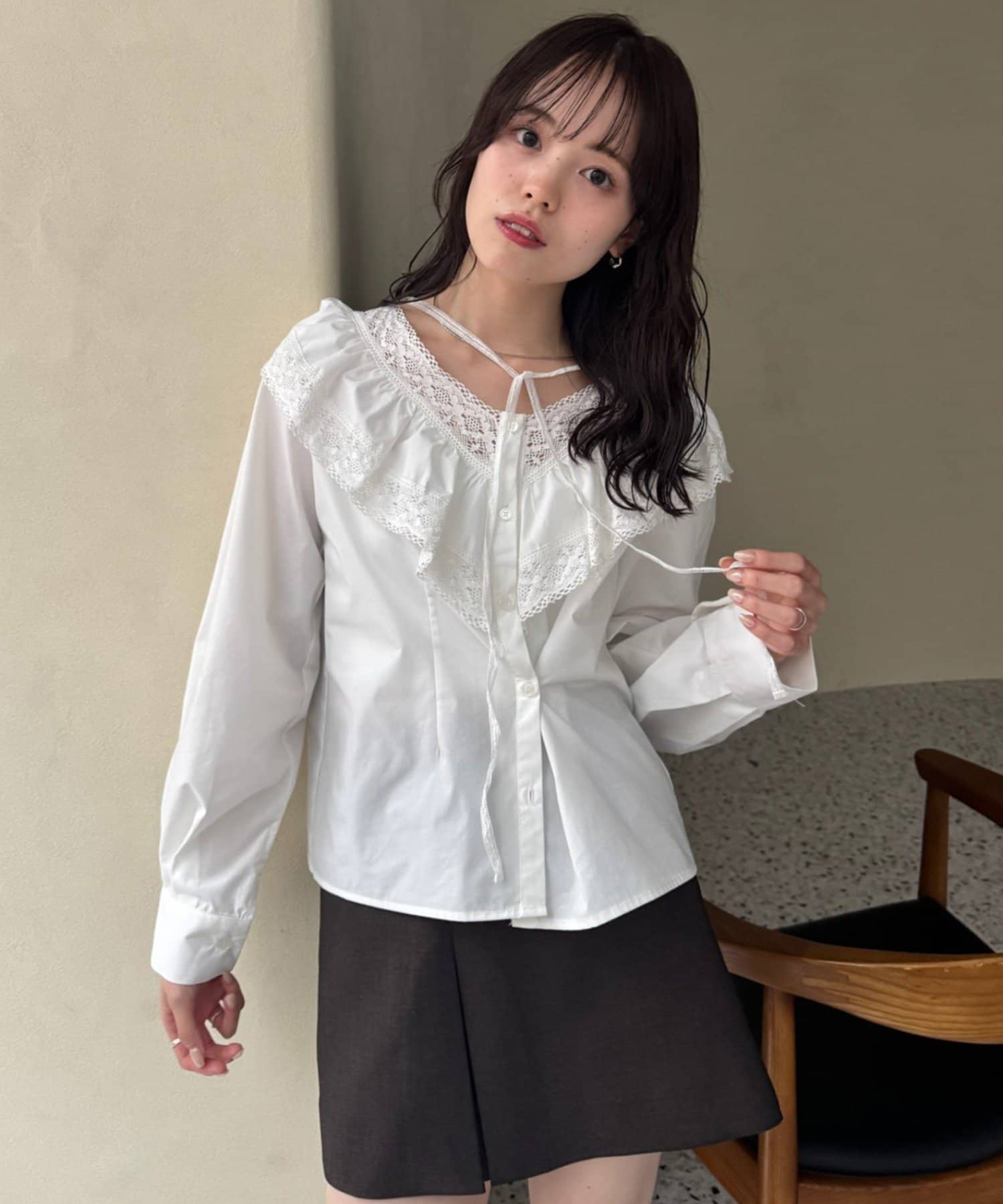 mystic(ミスティック) 【@lily.s_y企画】Vフリルシェイプブラウス