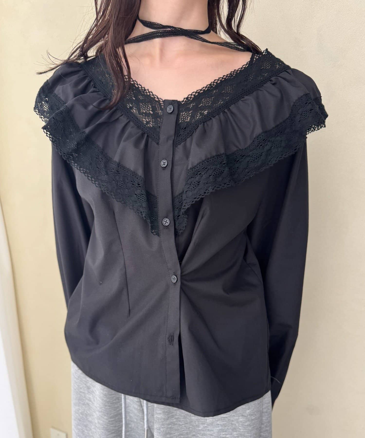 mystic(ミスティック) 【@lily.s_y企画】Vフリルシェイプブラウス