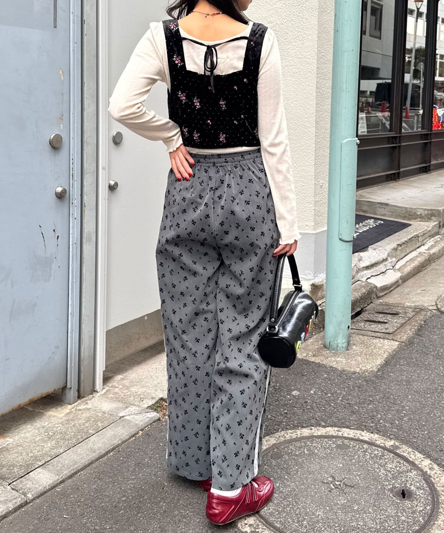 CIAOPANIC(チャオパニック) ラインストーンフラワー刺繡ビスチェ