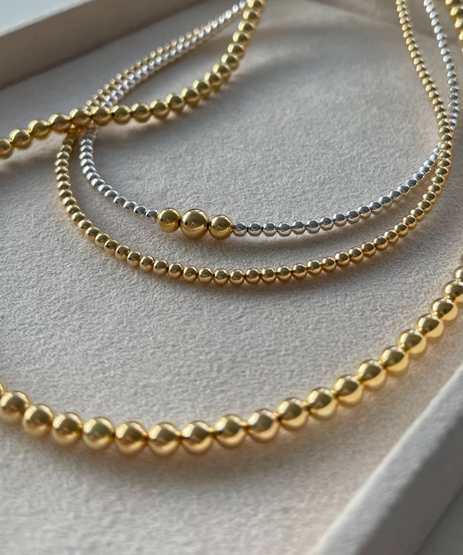 ear PAPILLONNER(イア パピヨネ) 《スターリングシルバー/ゴールドメッキ使用》ナバホパール5×50ネックレス