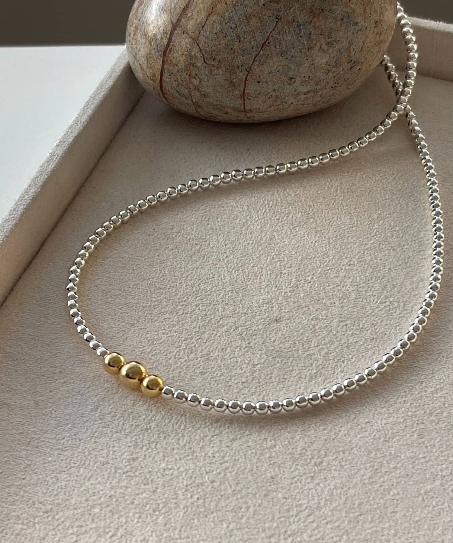 ear PAPILLONNER(イア パピヨネ) 《スターリングシルバー/ゴールドメッキ使用》ゴールドトップナバホパール3×40ネックレス