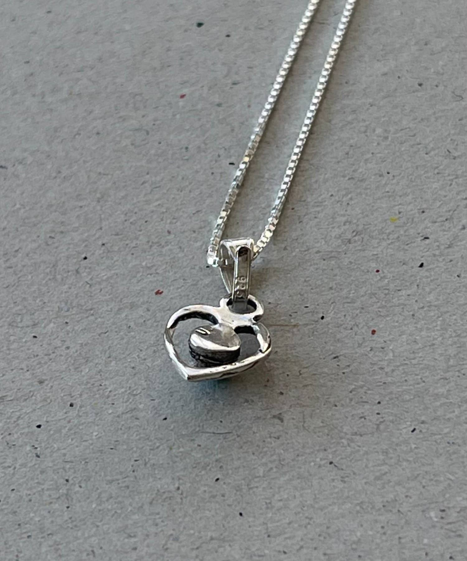 ear PAPILLONNER(イア パピヨネ) 《スターリングシルバー使用》プチハートネックレス