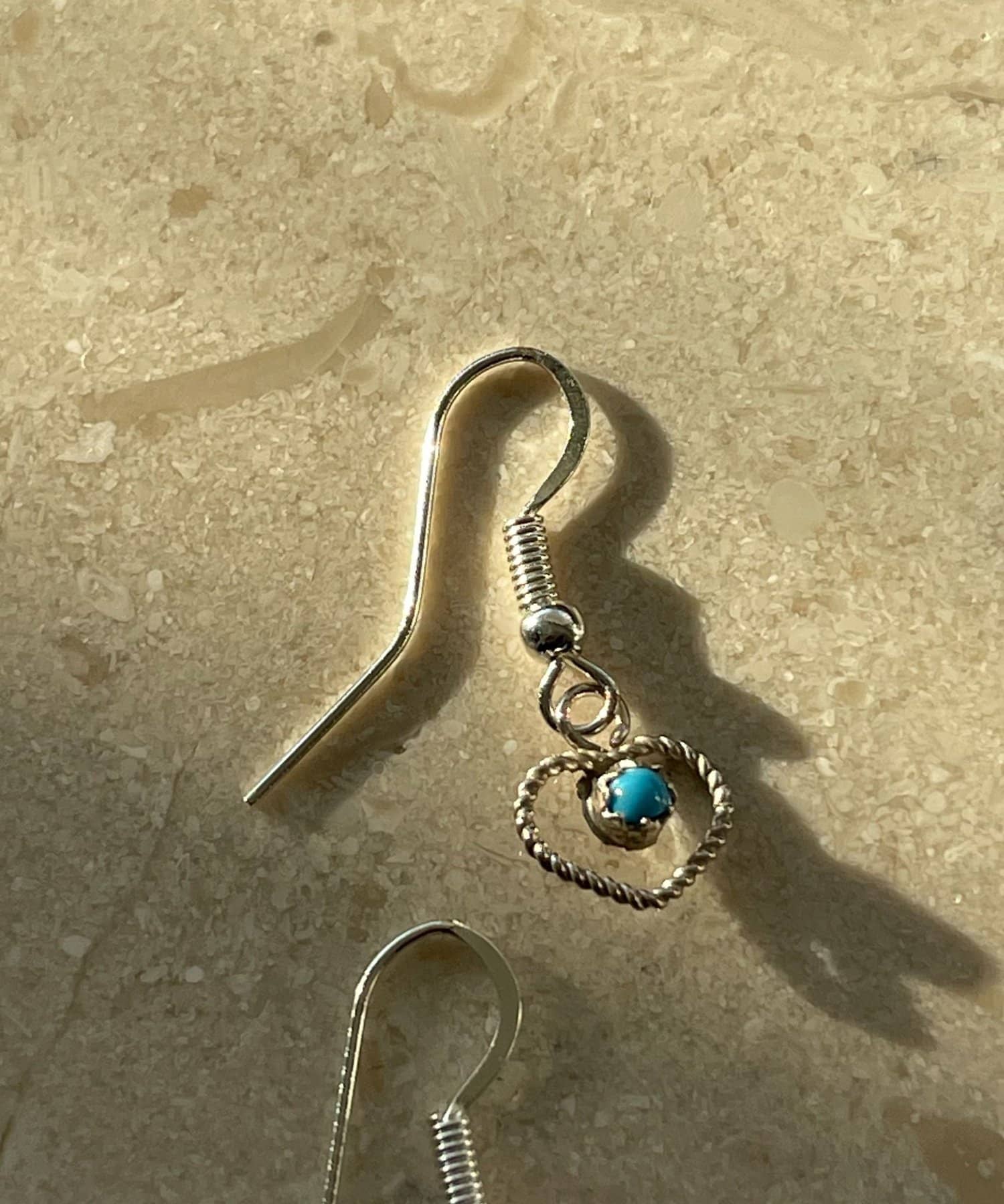 ear PAPILLONNER(イア パピヨネ) 《スターリングシルバー使用》プチハートフックピアス