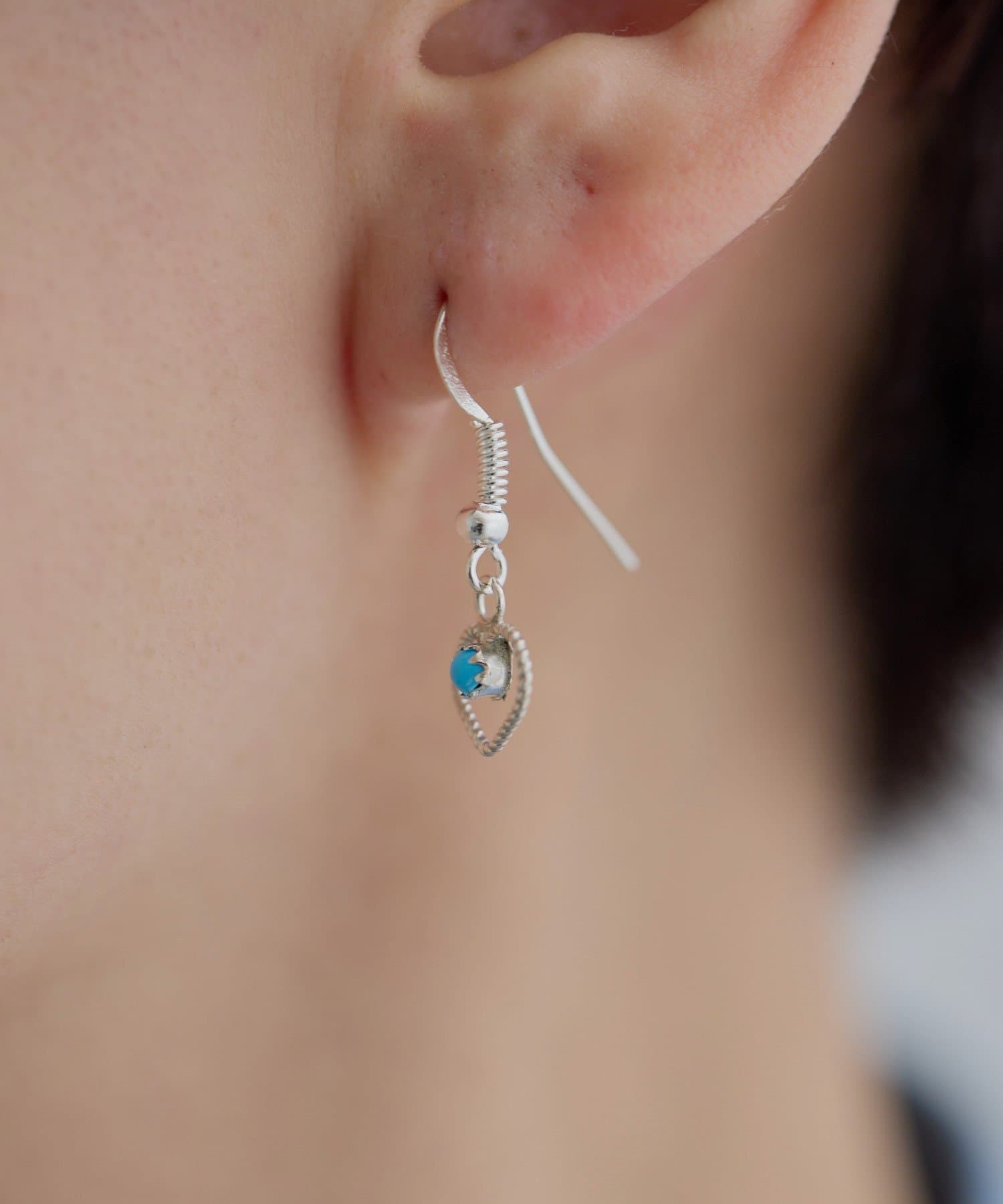 ear PAPILLONNER(イア パピヨネ) 《スターリングシルバー使用》プチハートフックピアス