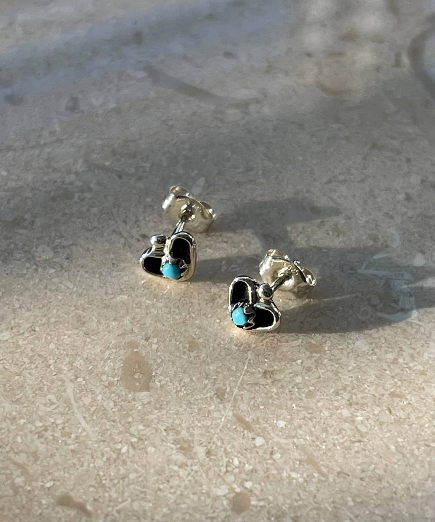 ear PAPILLONNER(イア パピヨネ) 《スターリングシルバー使用》プチハートピアス