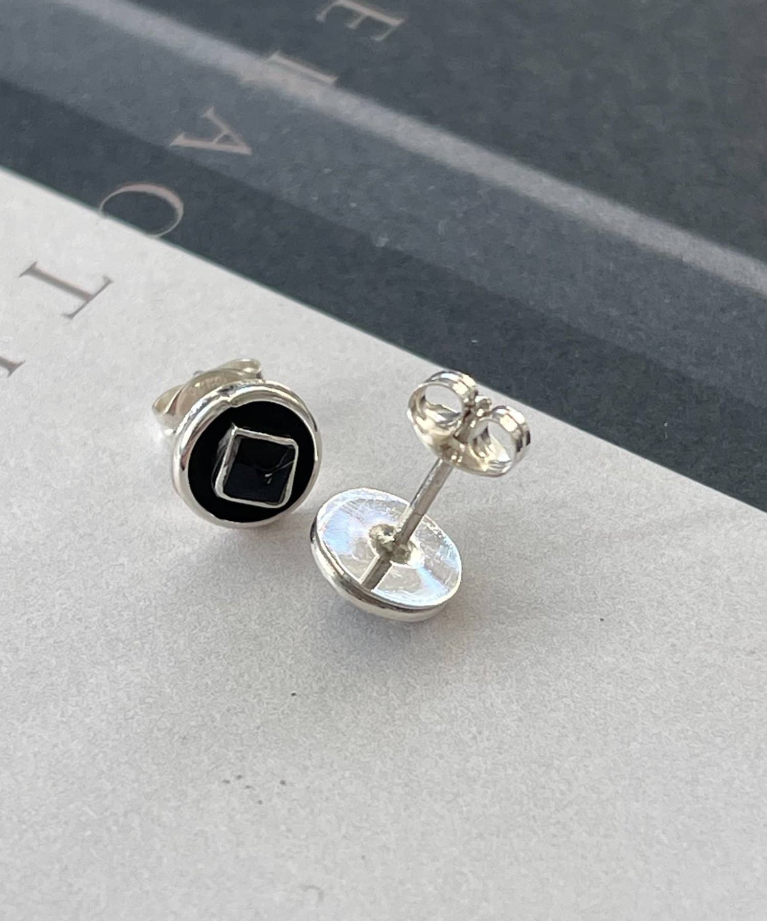 ear PAPILLONNER(イア パピヨネ) 《スターリングシルバー使用》プチサークルピアス