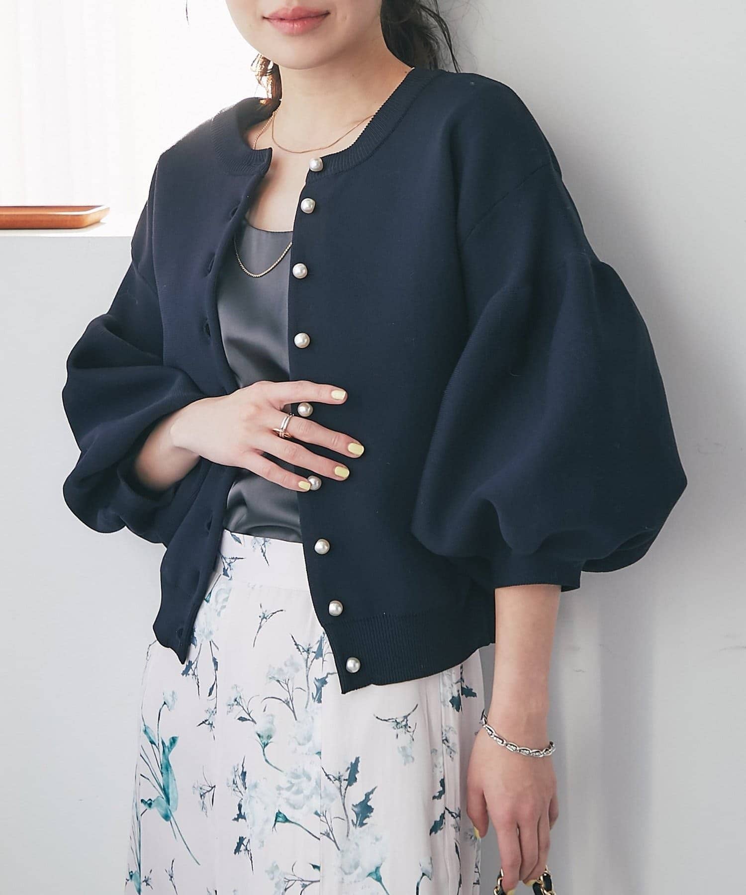 La boutique BonBon(ラブティックボンボン) お袖ぽわんパールニットカーディガン