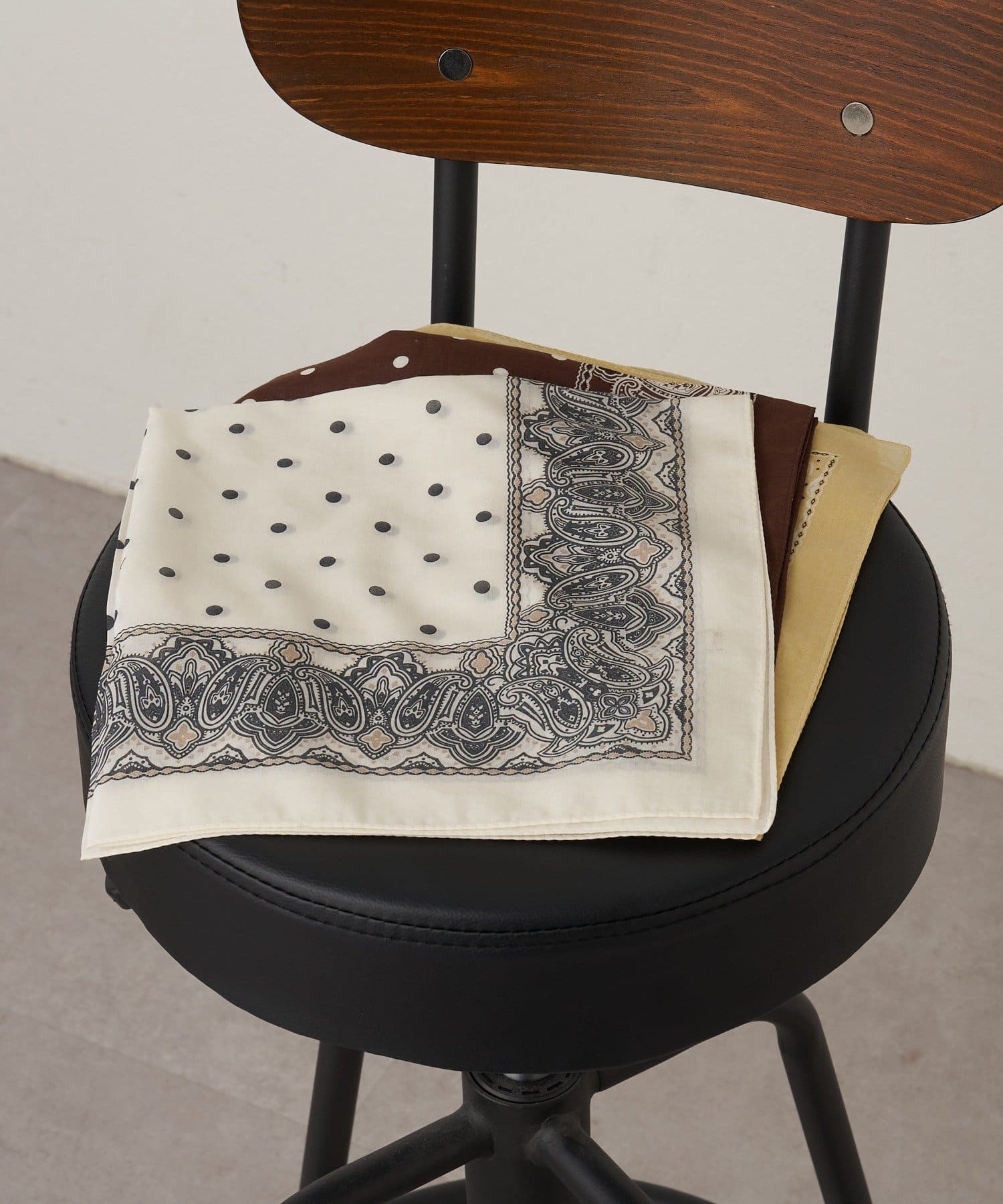 GALLARDAGALANTE(ガリャルダガランテ) ペイズリードットスカーフ