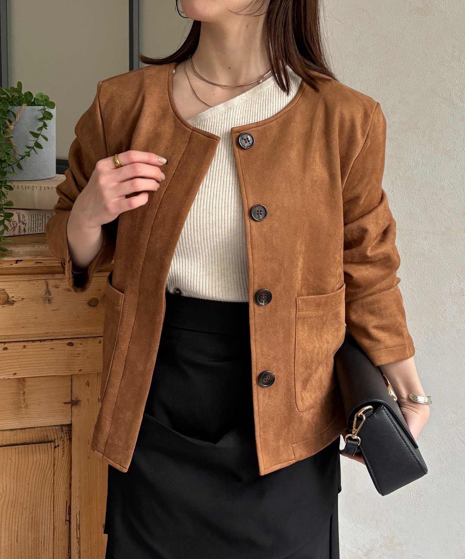 Thevon.(ゼヴォン) ノーカラーFスエードショートジャケット