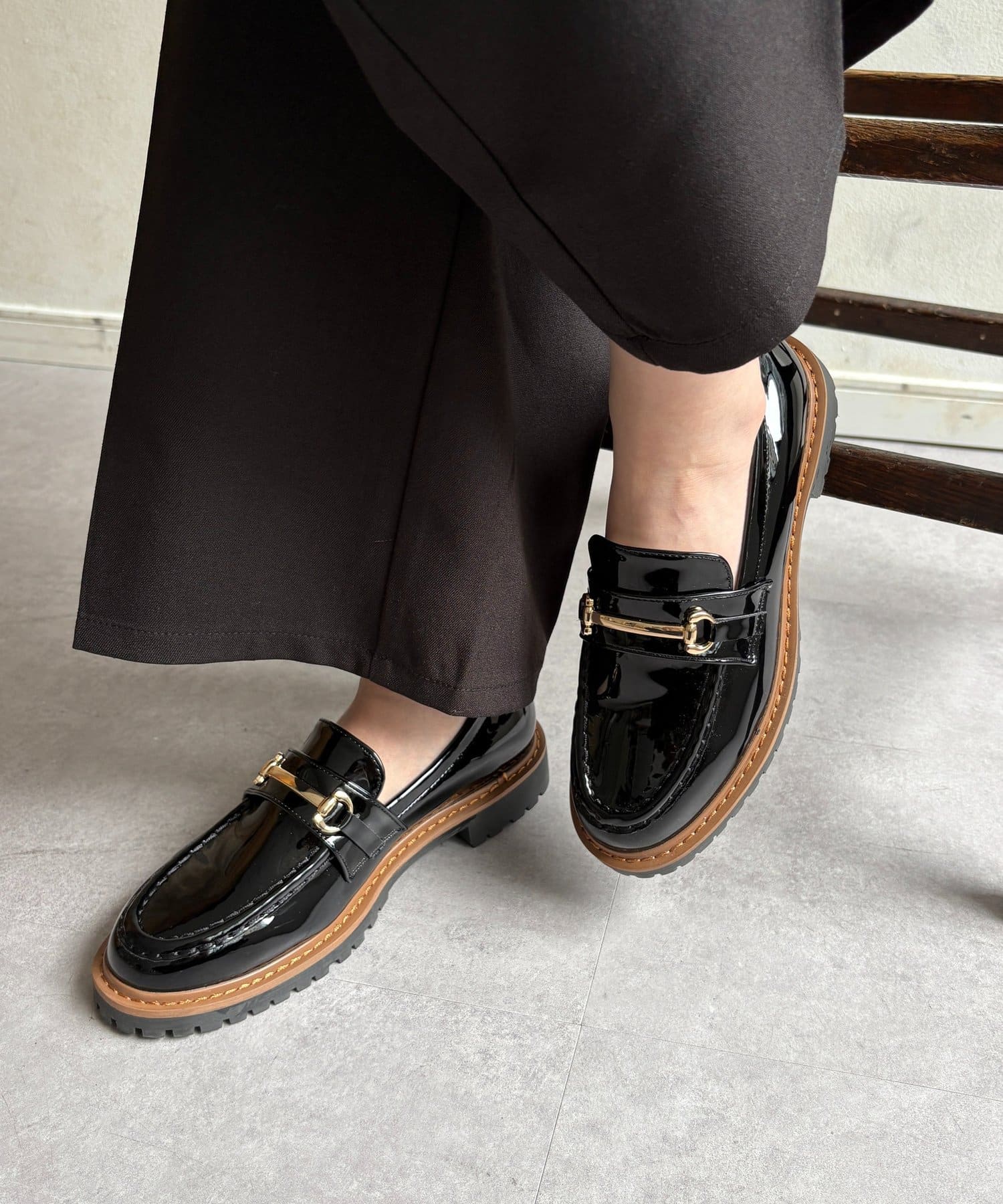 Thevon.(ゼヴォン) GLD金具エナメルローファー