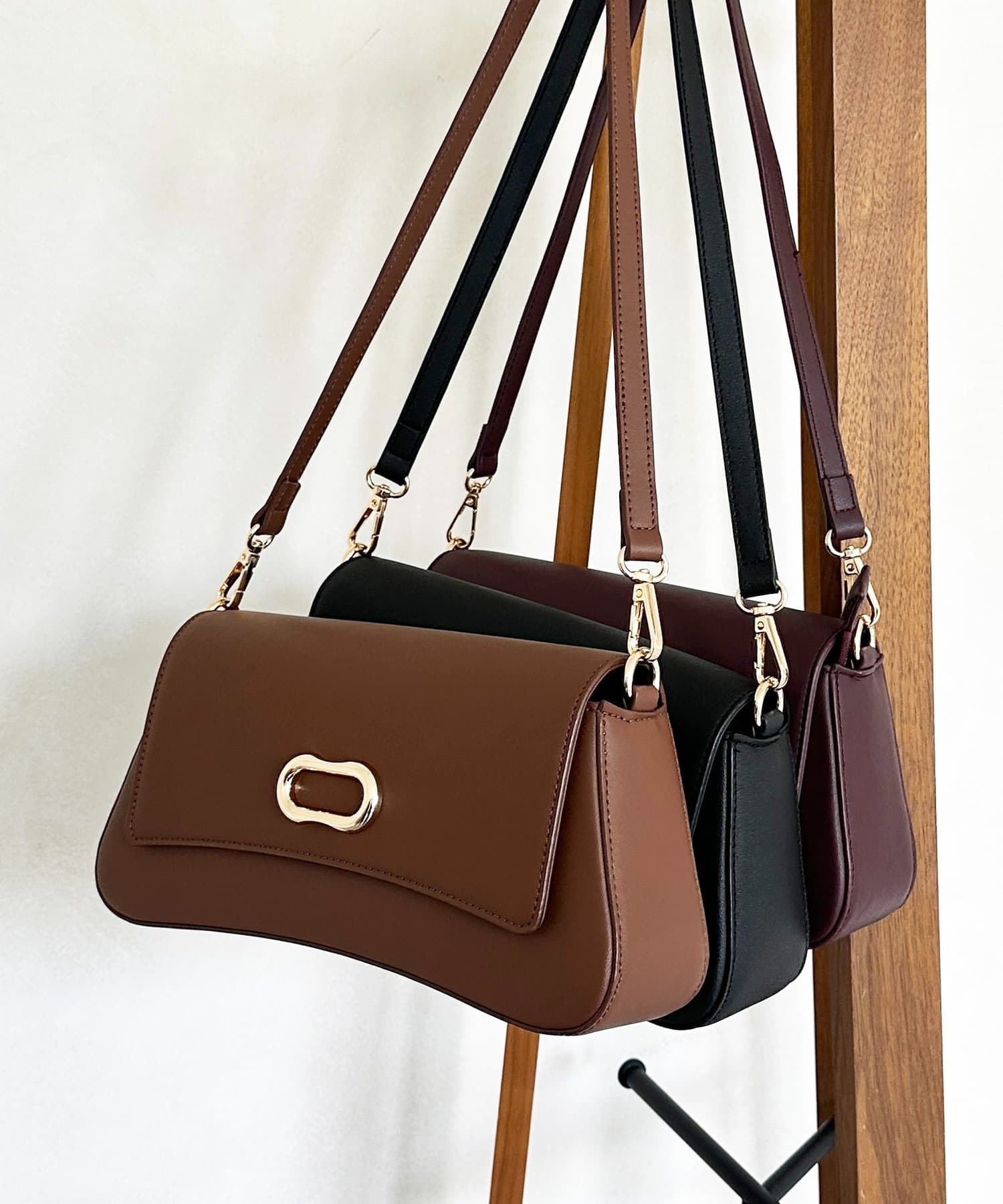 Thevon.(ゼヴォン) ラウンドスクエアGLD/BAG