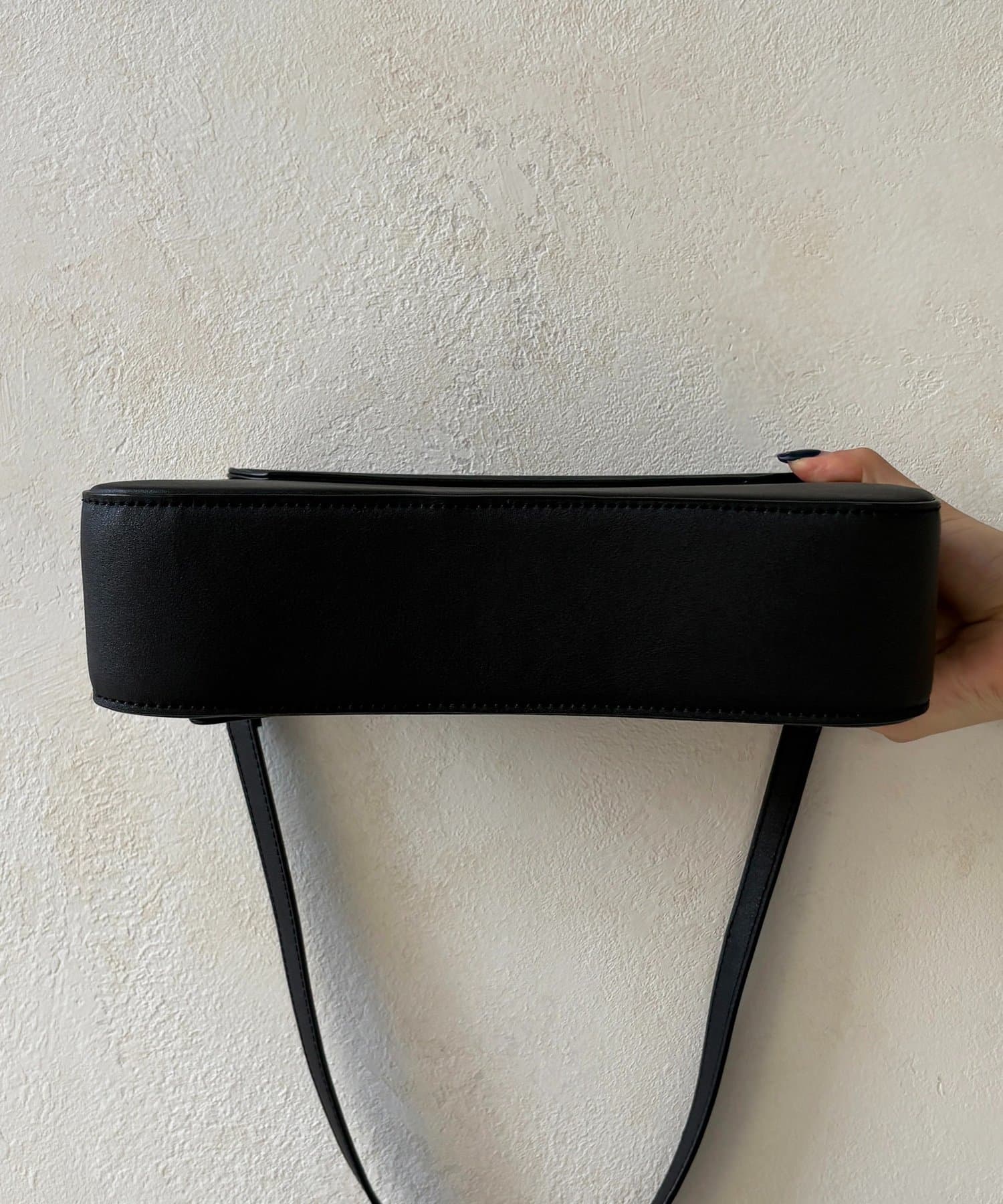 Thevon.(ゼヴォン) ラウンドスクエアGLD/BAG