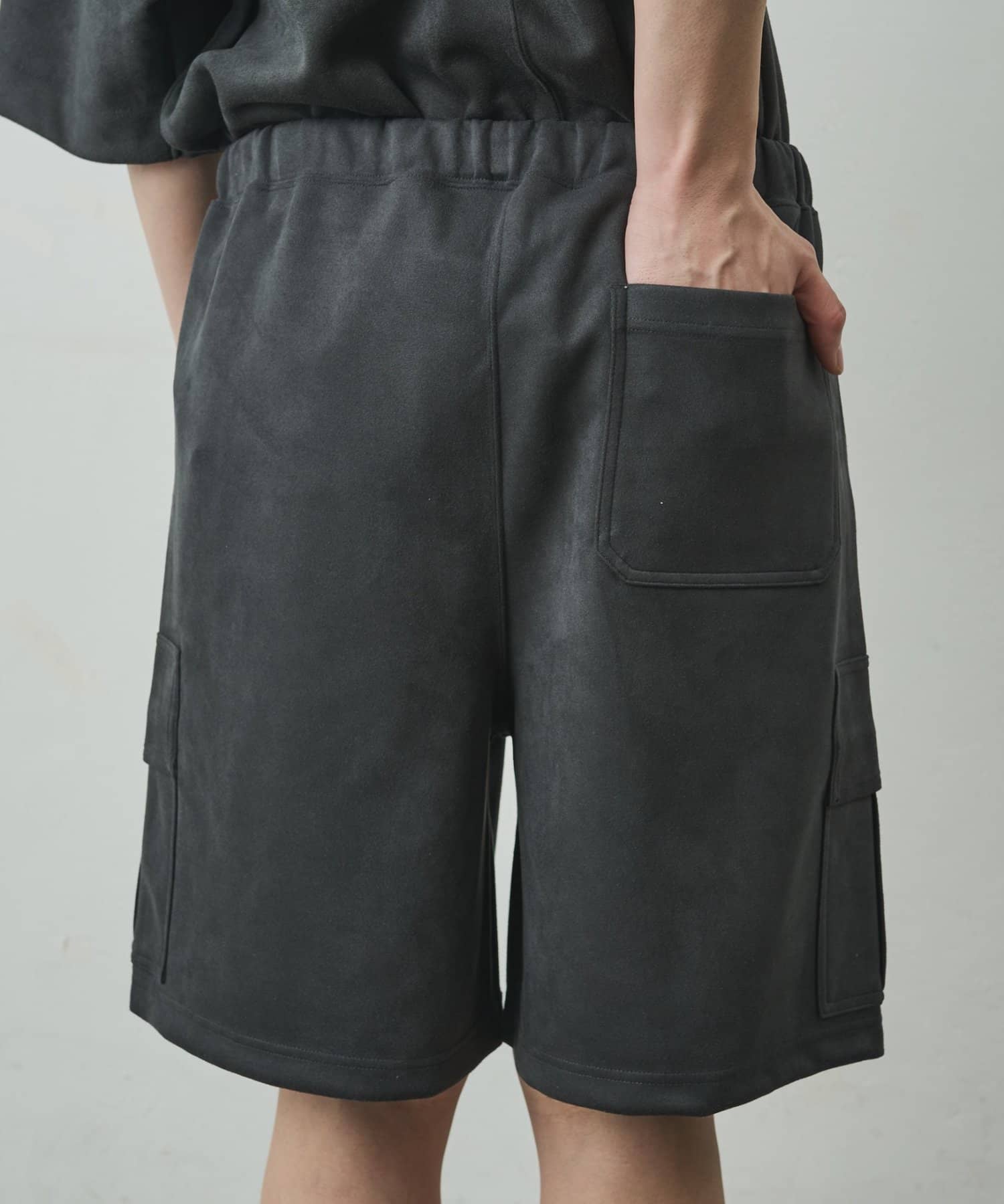 COLONY 2139(コロニー トゥーワンスリーナイン) シンセティックスエードカーゴショーツ