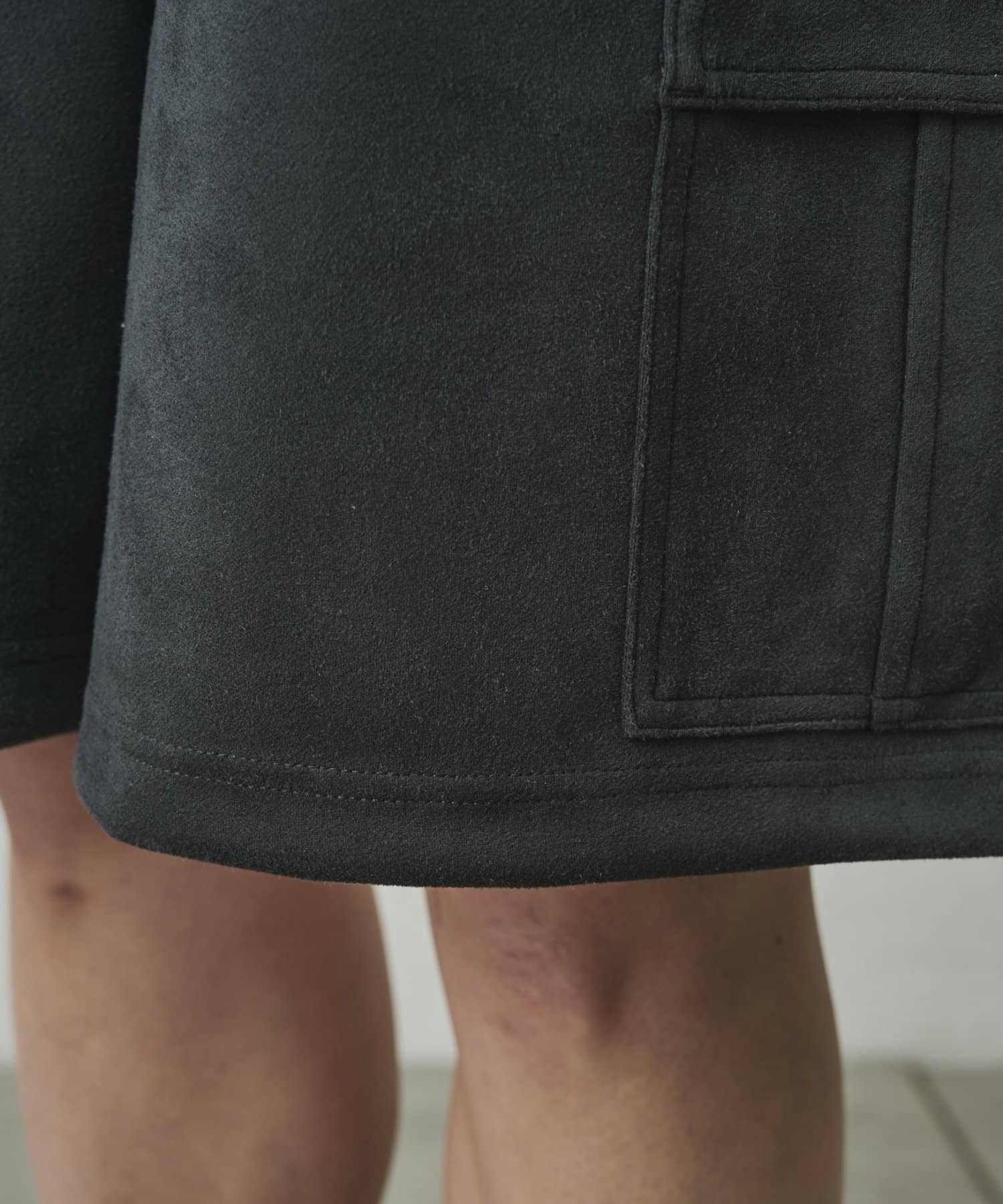 COLONY 2139(コロニー トゥーワンスリーナイン) シンセティックスエードカーゴショーツ