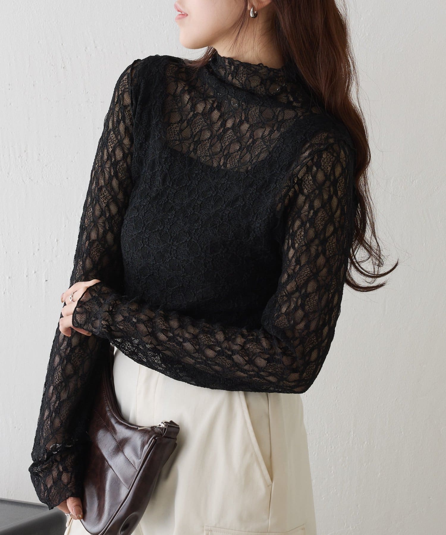 COLONY 2139(コロニー トゥーワンスリーナイン) ストレッチレースボトルネックプルオーバー