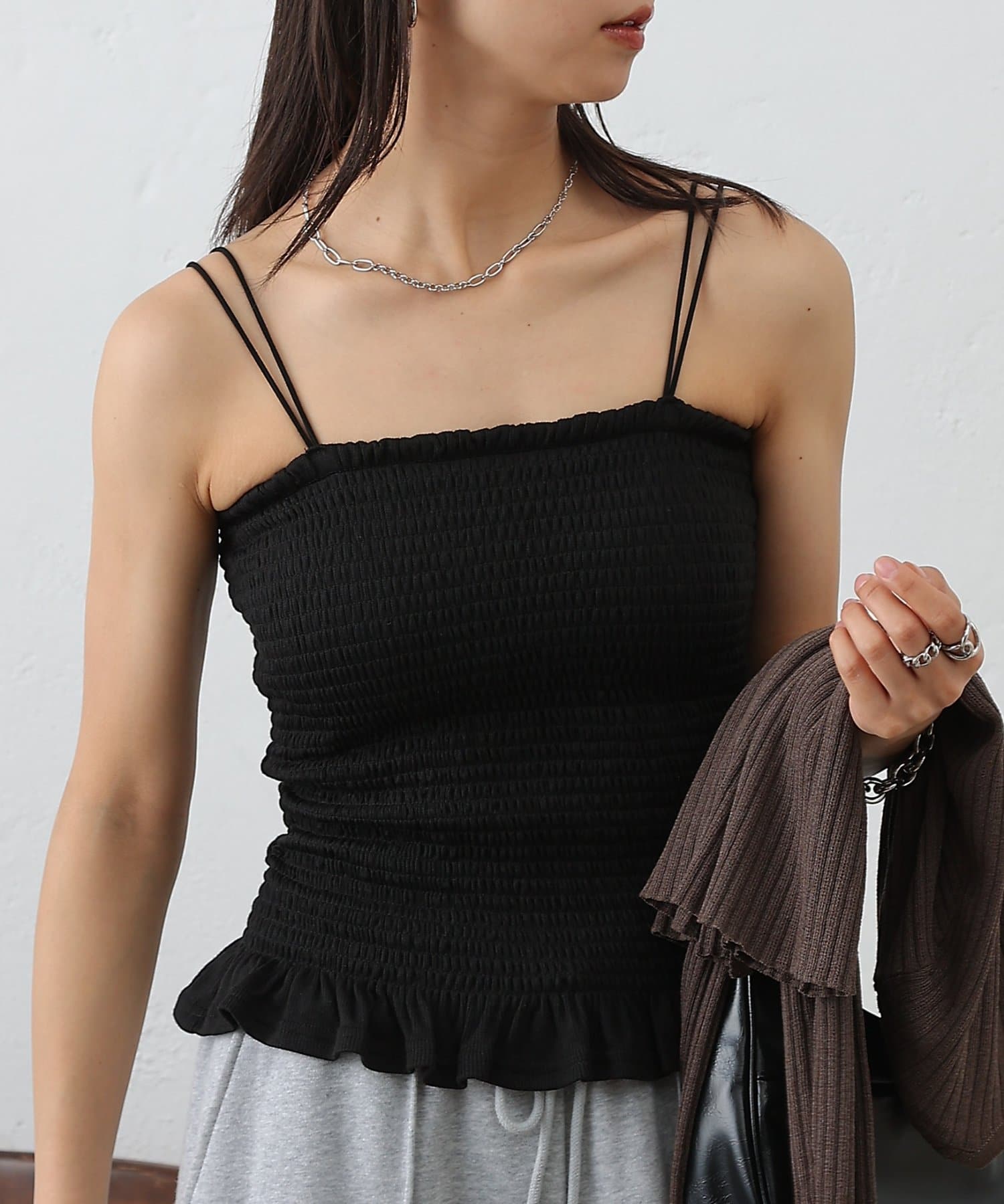 COLONY 2139(コロニー トゥーワンスリーナイン) 【WEB限定】カップ付シャーリングキャミソール