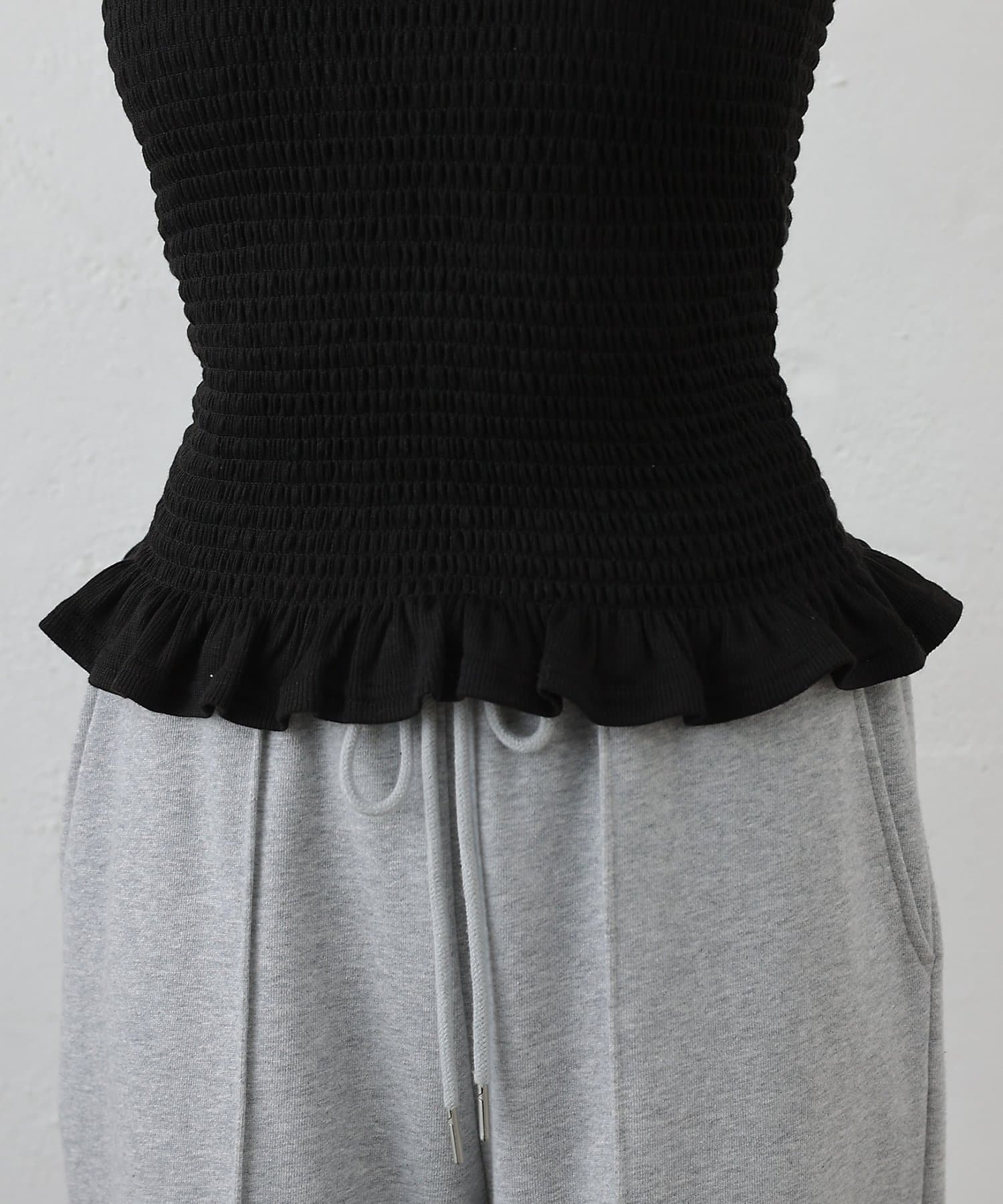 COLONY 2139(コロニー トゥーワンスリーナイン) 【WEB限定】カップ付シャーリングキャミソール