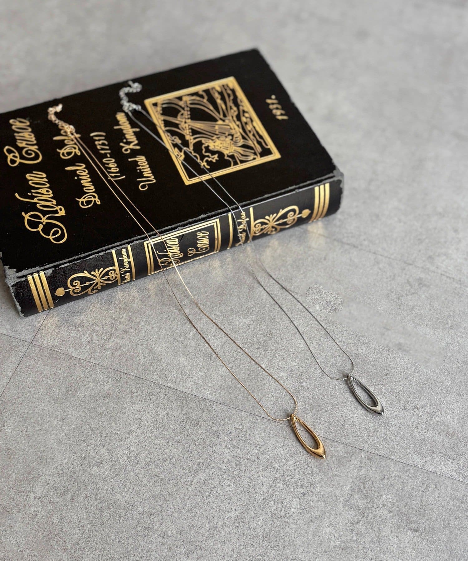 Croisiere(クロジエール) オーバルワンポイントネックレス