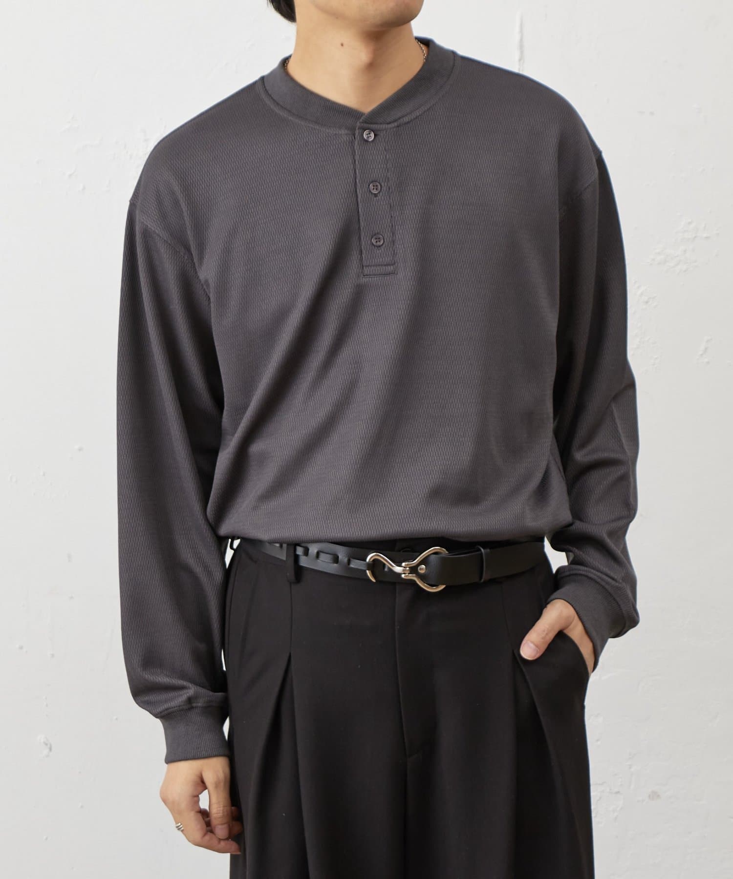 COLONY 2139(コロニー トゥーワンスリーナイン) ハニカムヘンリーネックプルオーバー