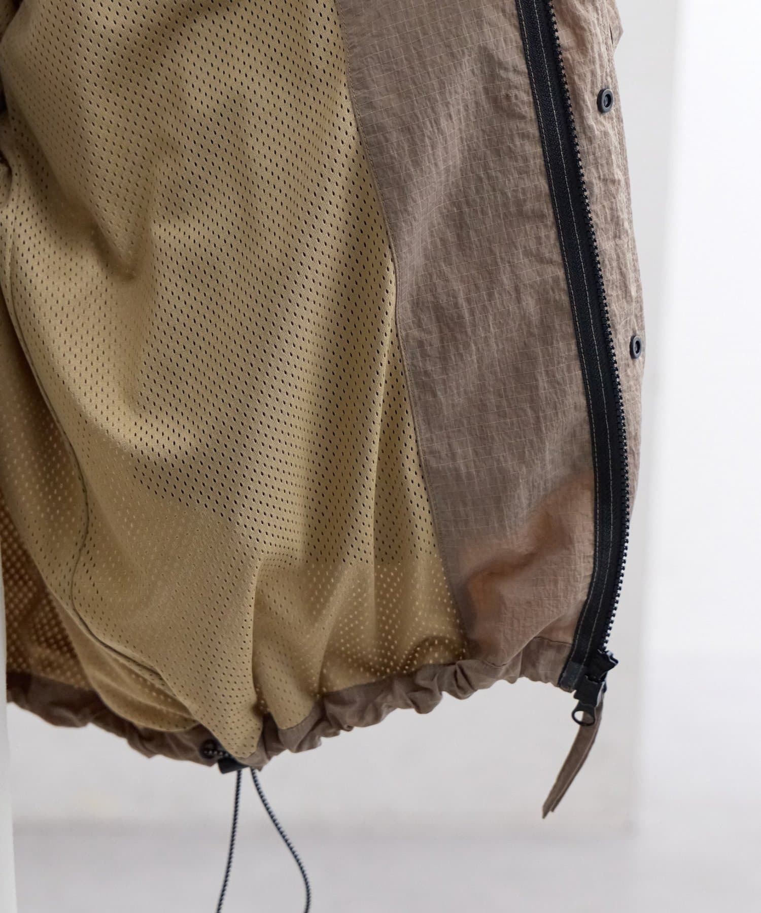 DISCOAT(ディスコート) 【Enlude】リップストップナイロンフード付きジャケット《ユニセックス》